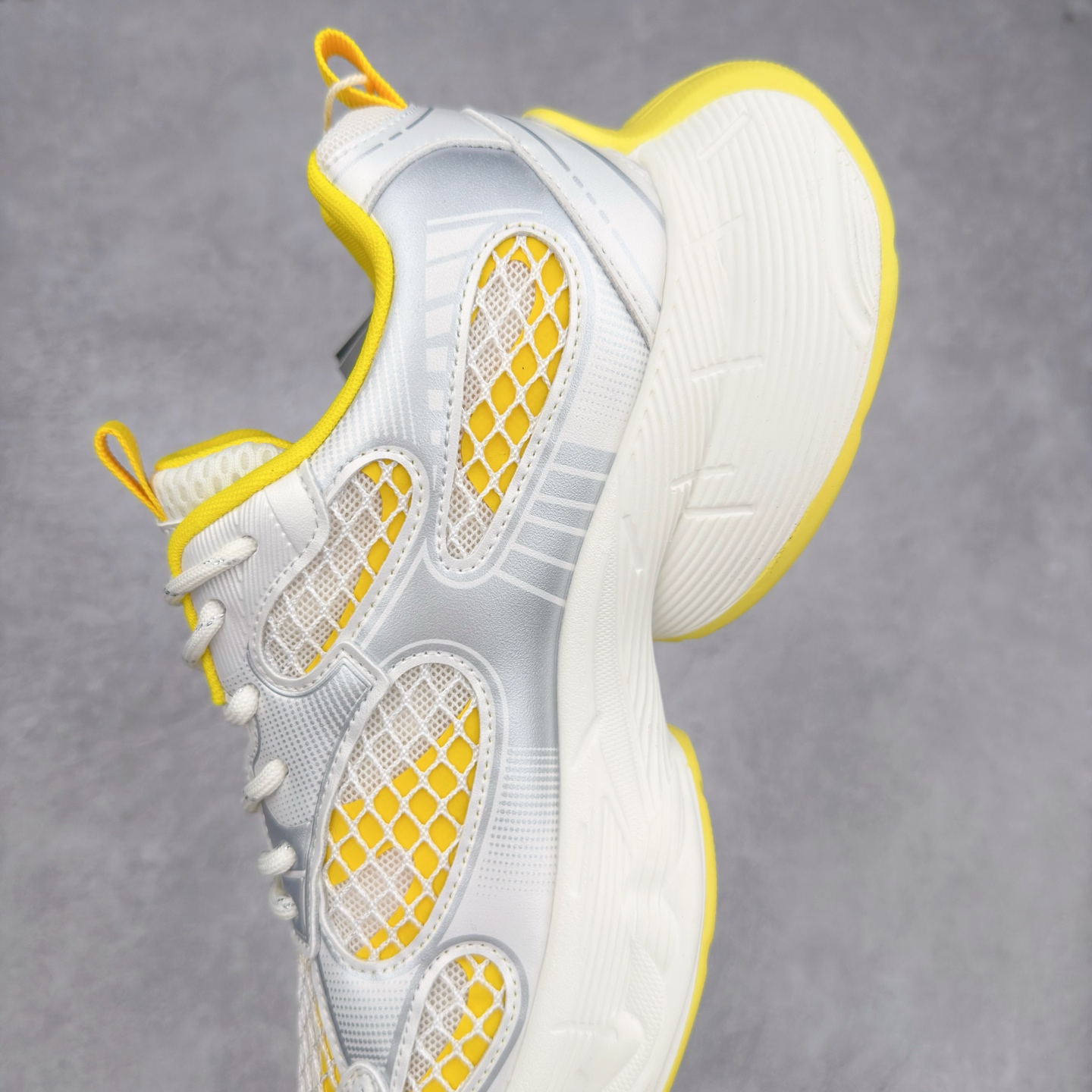 图片[7]-GG-CC 林允同款 星河粒子 镂空休闲运动老爹鞋 春日踏青舒适度和少女感GGCC德训鞋界的白月光🌙 银白黄配色好温柔 镂空鞋面/组合月牙底 柔软有弹性的月牙底和增加舒适度显腿长的5cm内增高 长时间走路和站立都不累脚舒适度和少女感 尺码：35 36 37 38 39 40-选品中心