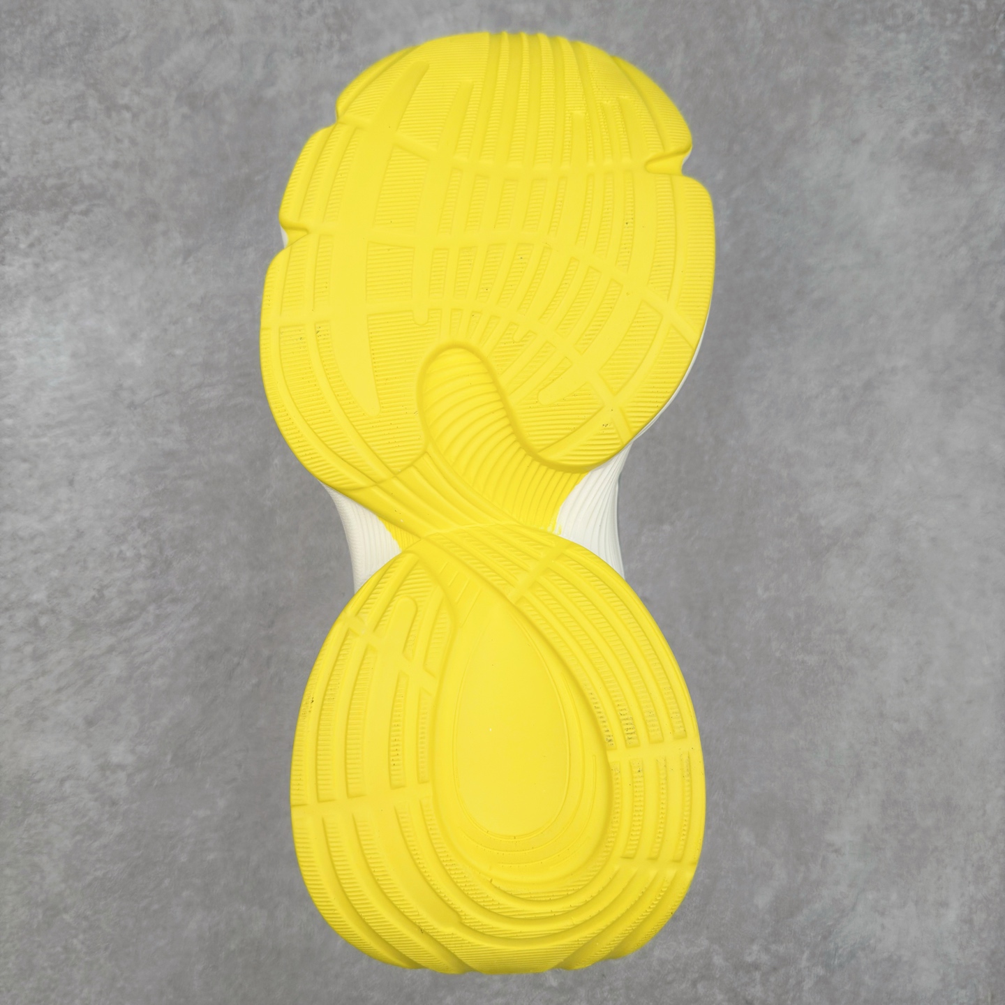 图片[9]-GG-CC 林允同款 星河粒子 镂空休闲运动老爹鞋 春日踏青舒适度和少女感GGCC德训鞋界的白月光🌙 银白黄配色好温柔 镂空鞋面/组合月牙底 柔软有弹性的月牙底和增加舒适度显腿长的5cm内增高 长时间走路和站立都不累脚舒适度和少女感 尺码：35 36 37 38 39 40-选品中心