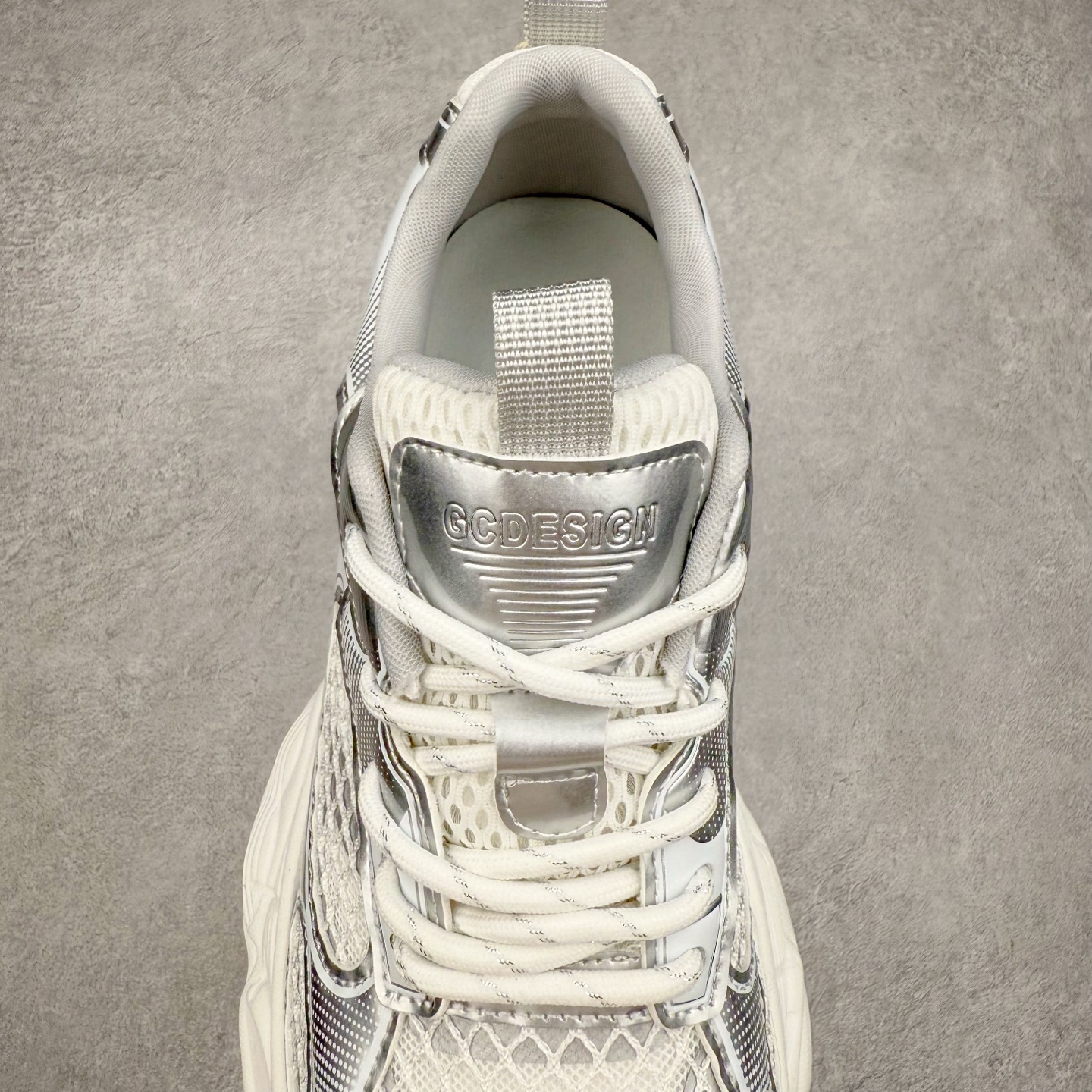 图片[5]-GG-CC 林允同款 星河粒子 镂空休闲运动老爹鞋 春日踏青舒适度和少女感GGCC德训鞋界的白月光🌙 银白黄配色好温柔 镂空鞋面/组合月牙底 柔软有弹性的月牙底和增加舒适度显腿长的5cm内增高 长时间走路和站立都不累脚舒适度和少女感 尺码：35 36 37 38 39 40-选品中心