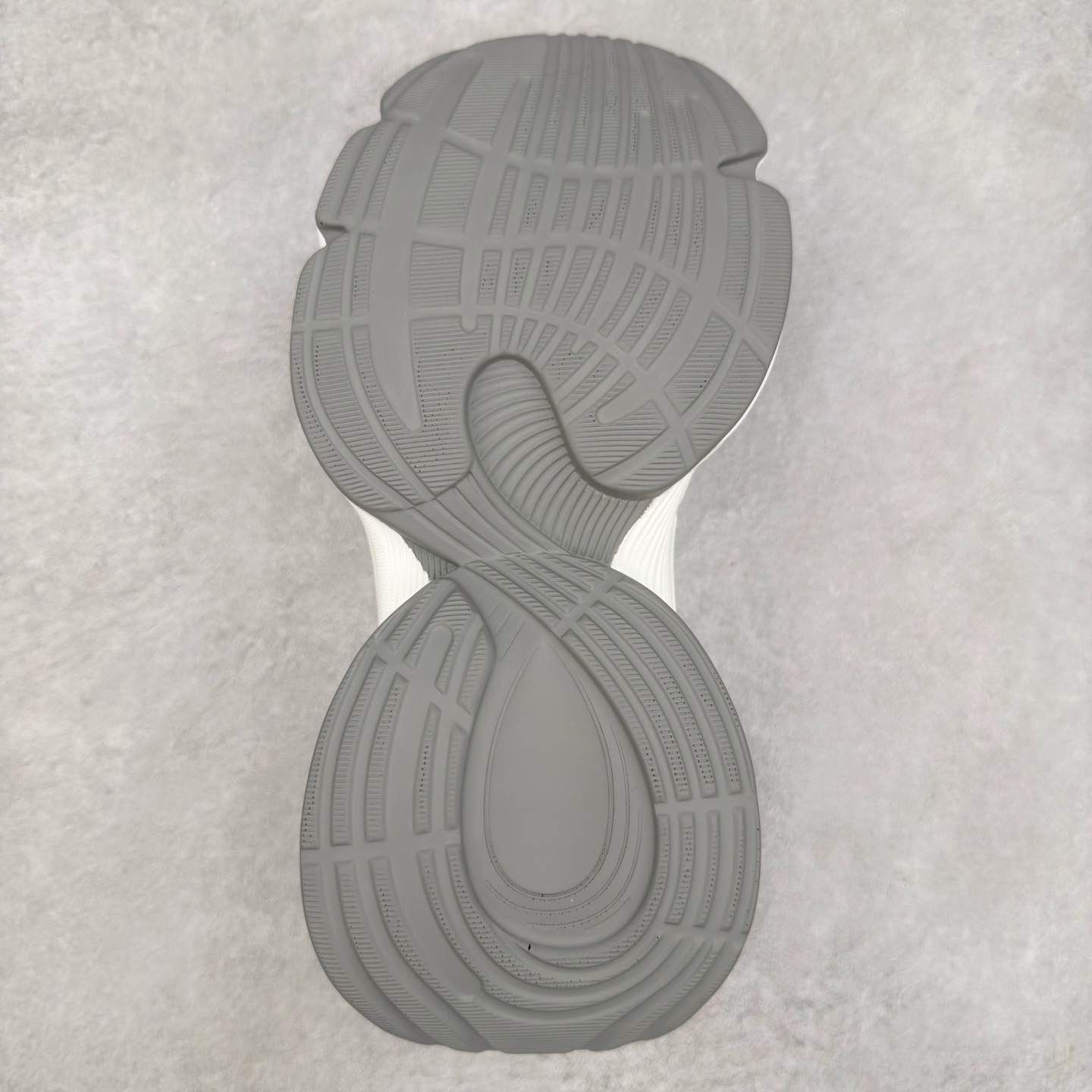 图片[9]-GG-CC 林允同款 星河粒子 镂空休闲运动老爹鞋 春日踏青舒适度和少女感GGCC德训鞋界的白月光🌙 银白黄配色好温柔 镂空鞋面/组合月牙底 柔软有弹性的月牙底和增加舒适度显腿长的5cm内增高 长时间走路和站立都不累脚舒适度和少女感 尺码：35 36 37 38 39 40-选品中心