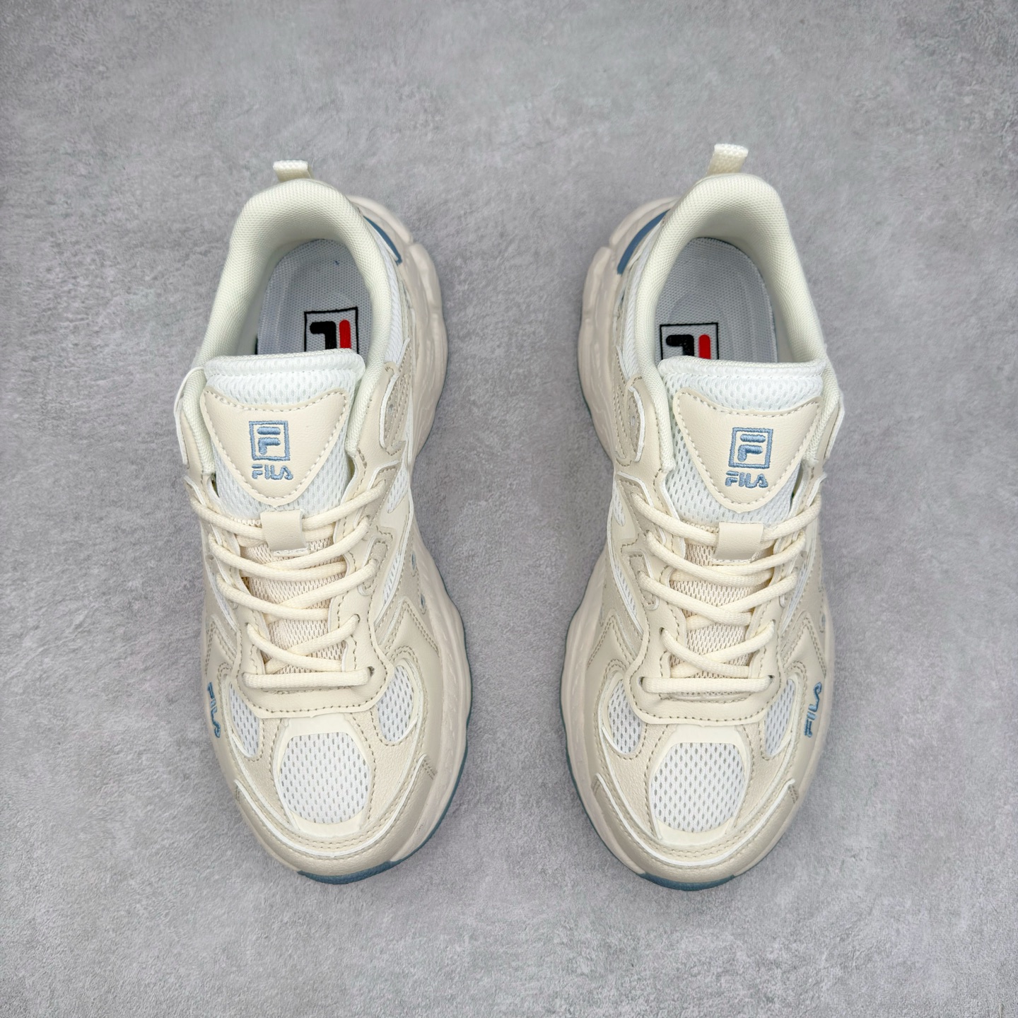 图片[2]-FILA FUSION Fluid 斐乐摩登潮牌防滑耐磨轻便运动鞋 FUSION 系列传承了 FILA 的百年基因，融入年轻运动及潮流文化，成为引领变革、创新突破的一代。以“1+N” 的跨界合作模式重现经典的同时创造经典。带来最出其不意的跨界合作惊喜。同时，FILAFUSION把FILA 的 DNA 融入到定制体验里，你可以随心制造厲于你的产品。FILA FUSION 的鞋家族涵盖了老爹鞋、跑步鞋、网球鞋、季节款。风格复古新潮，满足了时尚人士出行及各类运动的搭配需求，成为当下年轻人筷拥的鞋类品牌之一。FILA FUSION 走进年轻人的世界，通过年轻人运动，街舞，滑板，篮球，展现 FILA FUSION 的潮流态度和年轻文化。FILA FUSION 认为末来属于引领变革、创新突破的年轻一代，让我们一起构成 FILA 未来的蓝图吧！尺码：35.5 36 36.5 37.5 38 38.5 39 40 40.5 41 42 42.5 43 44 44.5 45 45.5-选品中心