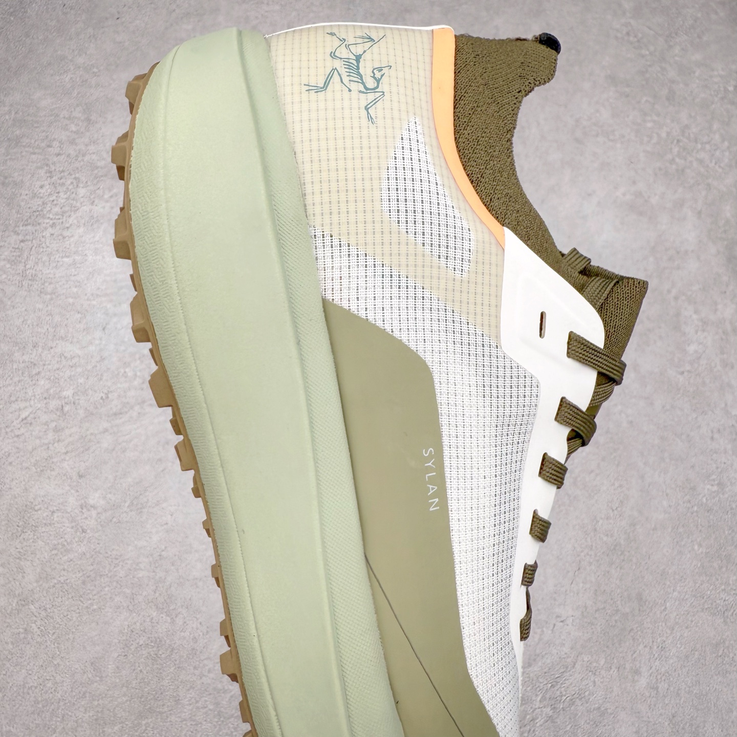 图片[6]-＃HP Arcteryx SYLAN 始祖鸟户外防水透气低帮徒步登山鞋 Arcteryx中文名始祖鸟 加拿大户外服饰品牌 1989年创立于加拿大温哥华 始祖鸟来自加拿大海岸山脉 植根高山的专业户外品牌 始终秉承对精湛设计和工艺孜孜以求的准则 从1989年创立至今 Arcteryx始终不断在产品设计与做工上不惜工本 以满足始祖鸟的标准 品质、设计以及精简的理念造就了其良好的性能 并能满足严苛环境下的使用需求 尺码：39 40 41 42 43 44 45-选品中心