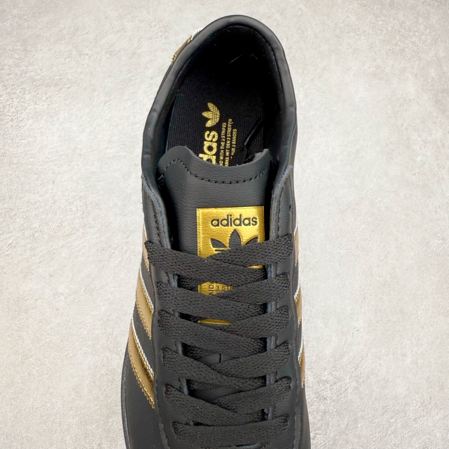 图片[5]-AD Originals Tokyo 东京限定系列复古百搭薄底德训风低帮休闲运动T头鞋 JR1271 ORIGINALS 挖掘复古运动基因，文 将经典与现代完美融合，推出薄底鞋系列，引起潮流趋势。此次COSTS带来的是ADIDAS ORIGINALS TOKYO系列黑白两款百搭配色，鞋款鞋面舒适贴合脚面， 同时采用柔软材质，穿着轻便舒适；中底缓震性能，鞋底有一定弹性，日常穿搭舒适且防滑。尺码：35⅔ 36 36⅔ 37⅓ 38 38⅔ 39⅓ 40 40⅔ 41⅓ 42 42⅔ 43⅓ 44 45-选品中心