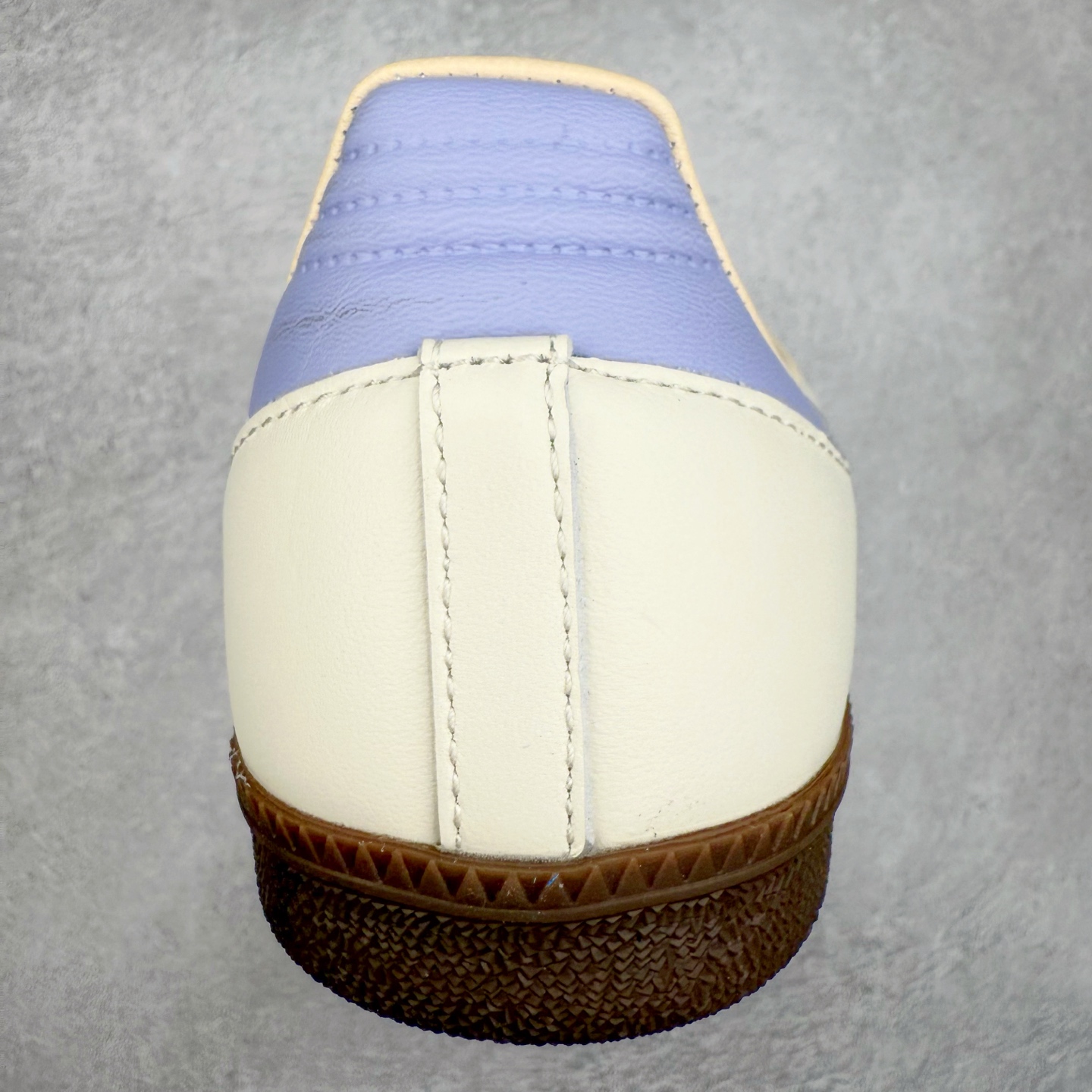 图片[8]-AD Original Samba OG 复古经典轻便板鞋 JI2678 这款桑巴鞋展示了高质量的工艺 带有装饰的超锁缝制和无缝的手感 柔软、柔软的皮革造型和标志性的3条纹完成了精致的外观 正规合身鞋带 鞋面上有绒面鞋垫 橡胶鞋底 享受正畸套筒软感 自50年代首次亮相以来就一直在赢得粉丝的青睐 尺码：36 36.5 37.5 38 38.5 39 40 40.5 41 42 42.5 43 44 44.5 45-选品中心