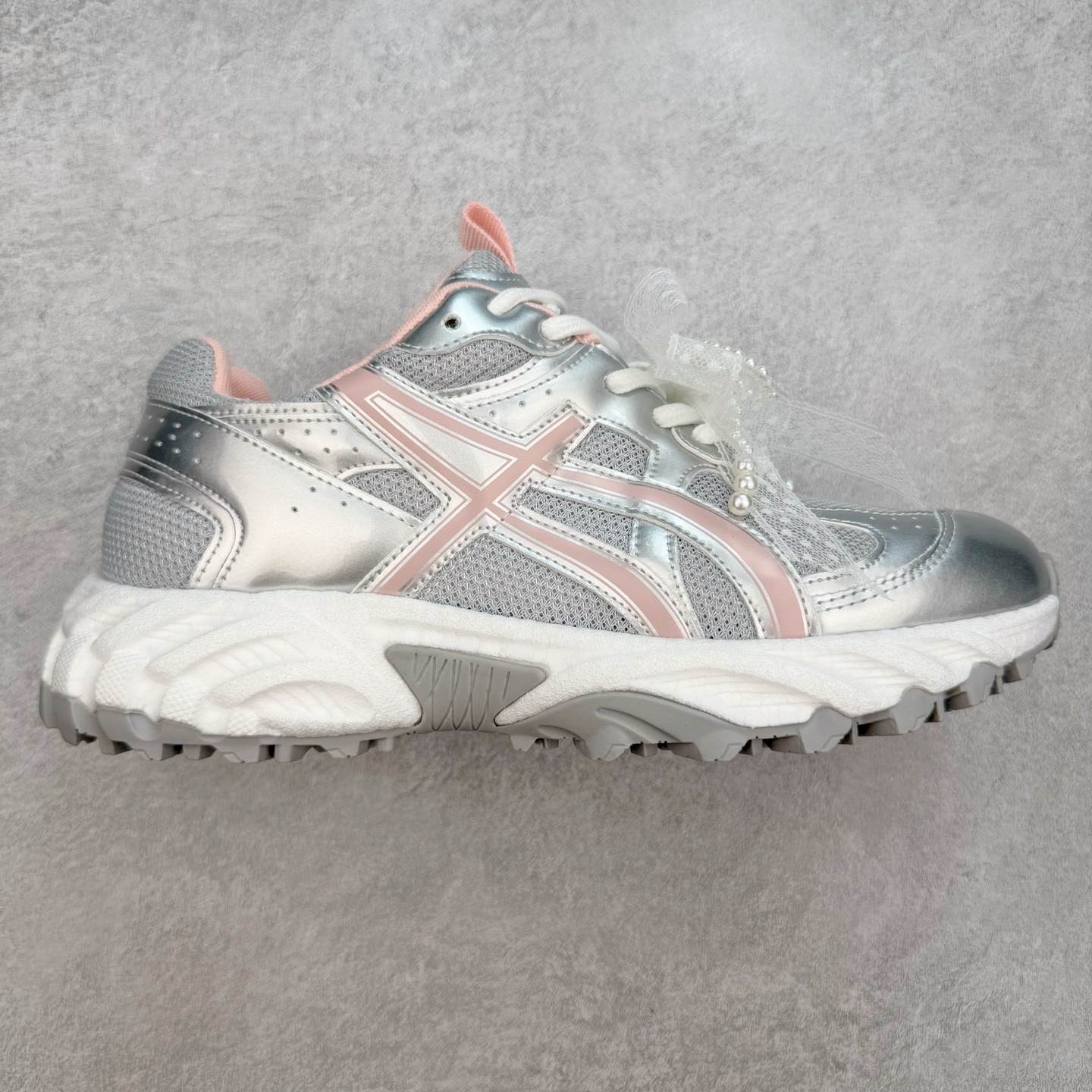 GG-CC 林允同款 星河粒子 镂空休闲运动老爹鞋 春日踏青舒适度和少女感GGCC德训鞋界的白月光🌙 银白黄配色好温柔 镂空鞋面/组合月牙底 柔软有弹性的月牙底和增加舒适度显腿长的5cm内增高 长时间走路和站立都不累脚舒适度和少女感 尺码:35 36 37 38 39 40-选品中心