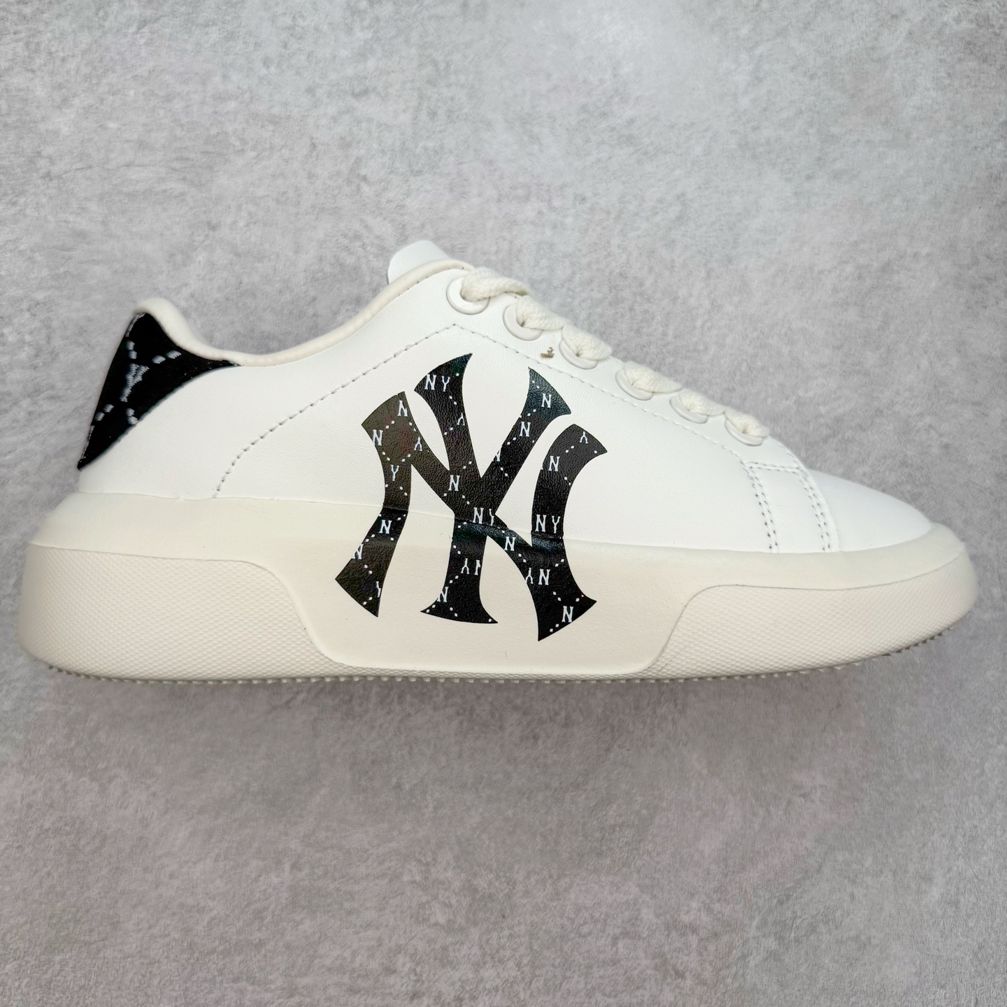 图片[7]-＃福利特价 MLB Chukky Classic 经典老爹风轻量增高厚底百搭休闲运动慢跑鞋 原楦原纸版数据开发#采用优质轻量克重纤维移膜皮革及透气网面鞋面材质#全新独立4cm厘米外增高轻质发泡大底 尺码：35 36 36.5 37.5 38 38.5 39 40 40.5 41 42 42.5 43 44-选品中心