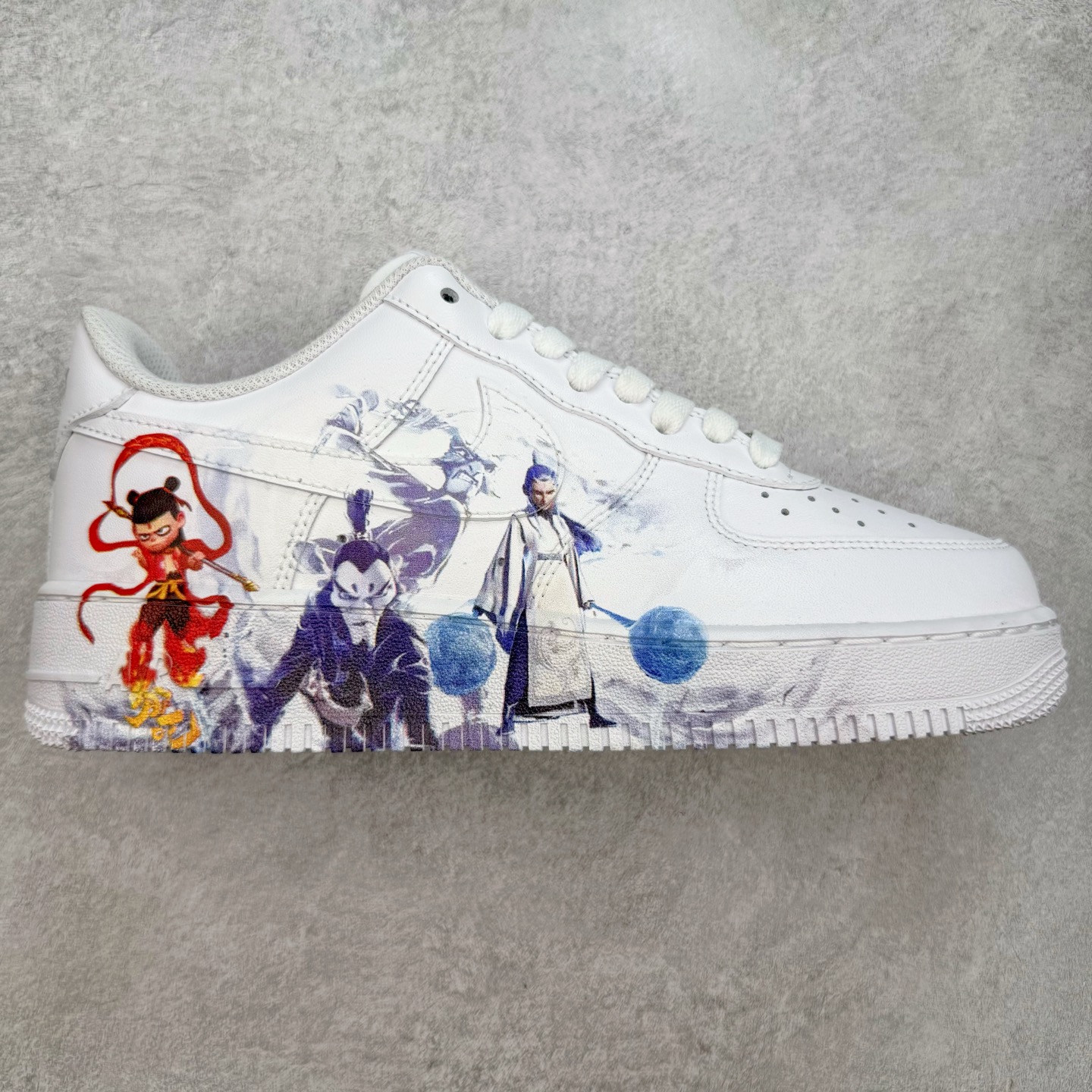 图片[8]-＃XT纯原 NK Air Force 1´07 Low 空军一号低帮百搭休闲运动板鞋 顶级批次 2022全新楦头鞋型 鱼鳞大底 历时开发三个月 清洁度完美 二维码鞋标 内置芯片及solo气垫 大底高度及其弧度依照正品 钢印 logo刺绣 鞋口弧度 鞋头长度 鞋面冲孔 鞋垫背胶及钢印 完美鞋型对比正品 每一处都是细节满满 柔软、弹性十足的缓震性能和出色的中底设计 横跨复古与现代的外型结合 造就出风靡全球 三十多年的Force 1 直到今天还深受青睐 实拍调校N版已经零色差零失真 百分百还原实物色彩所见即所得 不存在货不对板色差等低级问题 选购参考实物拍摄 不混卖不参货 只用心做好货严格选品 承诺混一赔十 尺码：36 36.5 37.5 38 38.5 39 40 40.5 41 42 42.5 43 44 44.5 45-选品中心