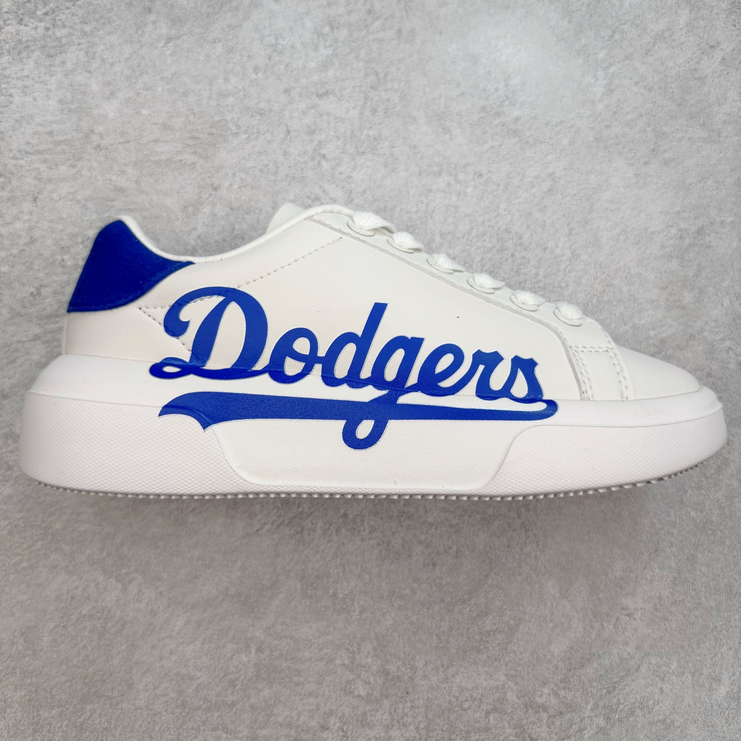 图片[4]-＃福利特价 MLB Chukky Classic 经典老爹风轻量增高厚底百搭休闲运动慢跑鞋 原楦原纸版数据开发#采用优质轻量克重纤维移膜皮革及透气网面鞋面材质#全新独立4cm厘米外增高轻质发泡大底 尺码：35 36 36.5 37.5 38 38.5 39 40 40.5 41 42 42.5 43 44-选品中心