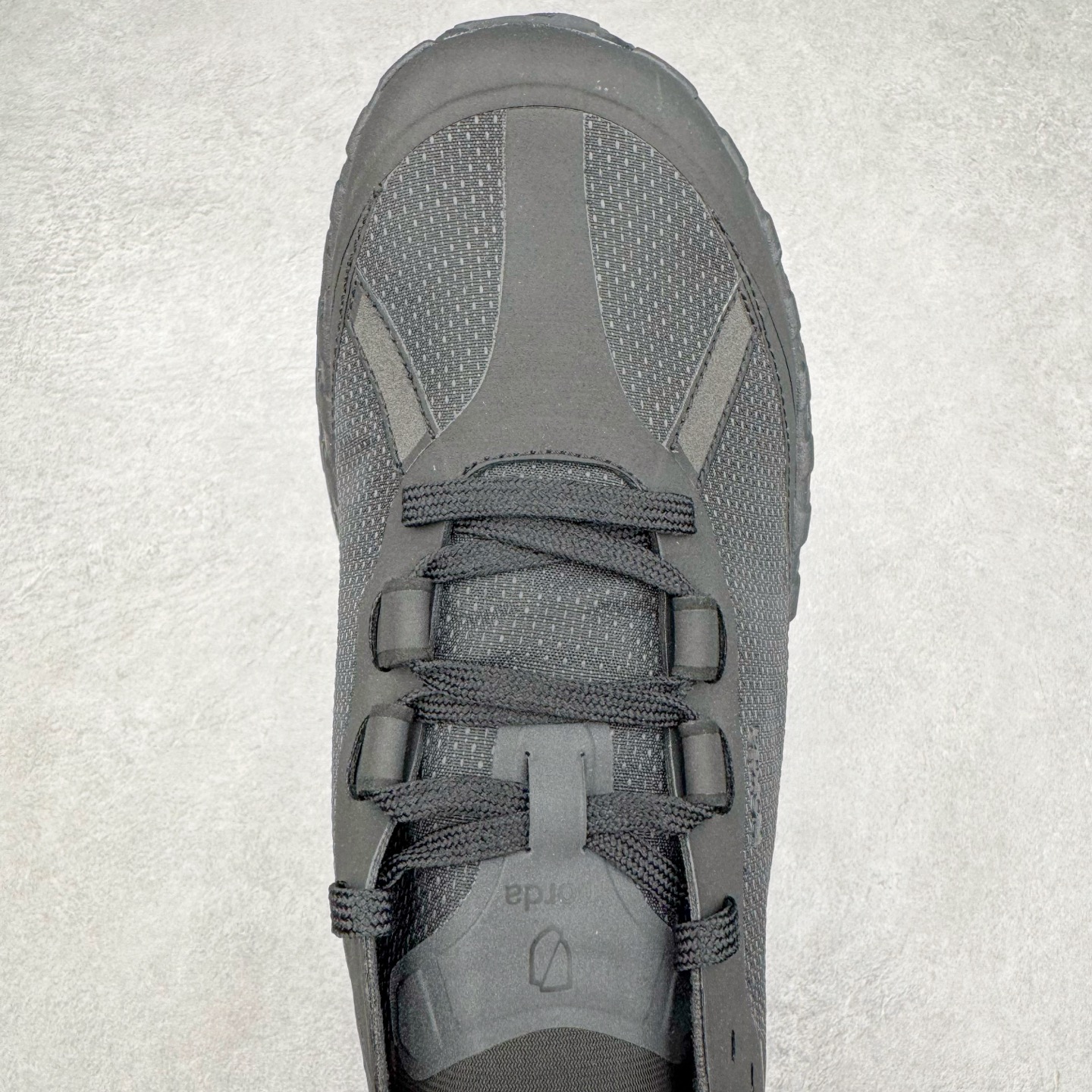 图片[4]-＃纯原 NORDA 001 G+ 轻便户外运动舒适防滑耐磨低帮跑步鞋 Norda是一个来自加拿大的品牌，由两位越野跑者Nicholas Martire 和Willamina Martire夫妇联合其他两位合作者创立，旨在打造全球最佳的越野跑鞋。在品牌正式成立之前，他们邀请了运动员、艺术家和材料专家，共同讨论如何塑造这个全新的品牌。最终，Norda品牌在2020年正式成立，但他们的第一双鞋子Norda001直到2022年1月才发布。在品牌成立的三年里，Norda总共只推出了两款跑鞋，但在配色和其他品牌的合作上却频频发力。包括Zegna、Ciele和Satisfy等跑步圈里的当红品牌，都进行了联名。Zegna更是在今年年初收购了一部分Norda的股份，并宣称将会在未来投入更多资金支持品牌的发展。尺码：36 36.5 37.5 38 38.5 39 40 40.5 41 42 42.5 43 44 44.5 45 46-选品中心