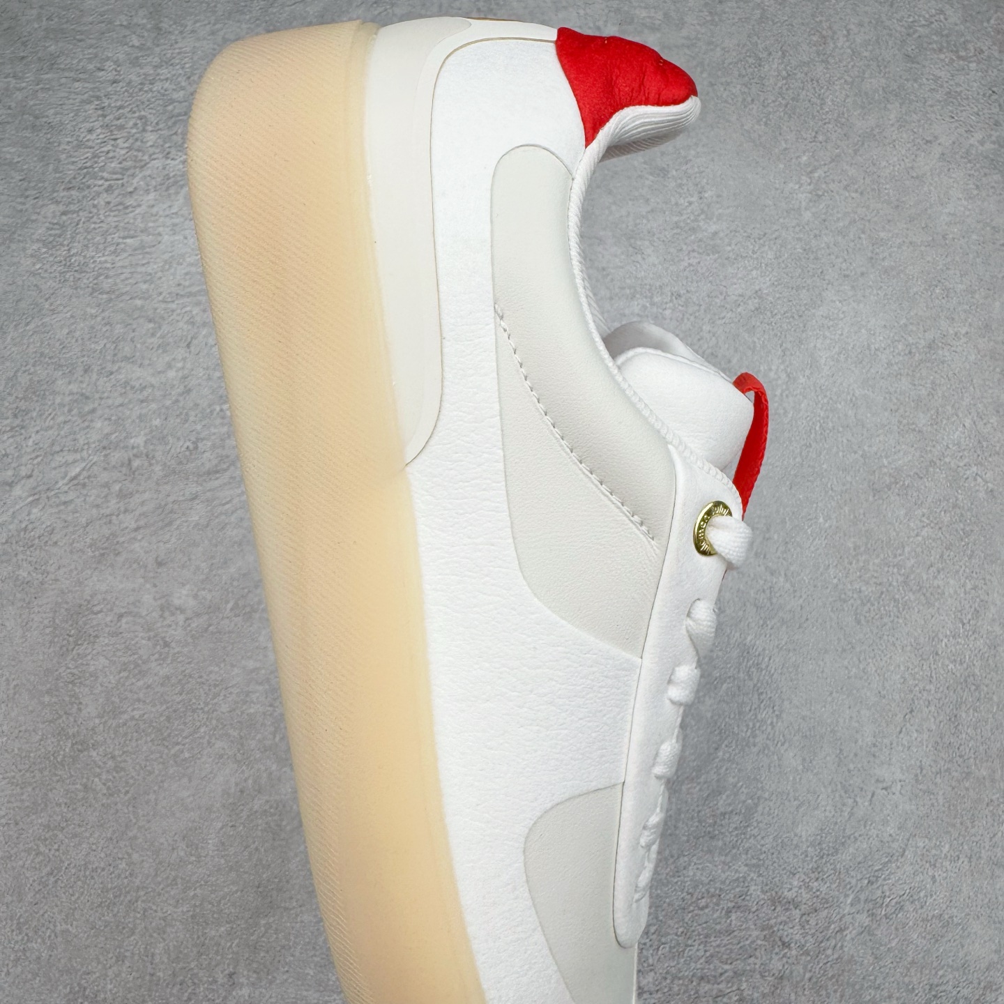 图片[6]-＃GD广顶 lululemon Cityverse 露露乐檬极简主义减震耐磨低帮生活休闲鞋 Cityverse将运动性能融入经典休闲鞋中，中底提供出色缓震，并贴合足部曲线，带来全天候的舒适感。鞋面采用两种材质拼接，且前半部分采用热熔压胶处理，无任何缝线，保留了鞋身整体性。模制泡沫的鞋垫带来上乘的脚感，在平日休闲穿着时不会磨脚，也能提供轻质软弹的效果。25年来，lululemon一直秉持“感受为先”的设计理念，并相信更好的感受带来更好的表现。此次男鞋的设计亦是如此。投入多年研究，针对男性在不同运动场景中的脚步形态设计了不同鞋履款式。同时，还进行了生物力学与形态学研究，为“他”带来更好的贴合度和感受。尺码：36 36.5 37.5 38 38.5 39 40 40.5 41 42 42.5 43 44 44.5 45-选品中心