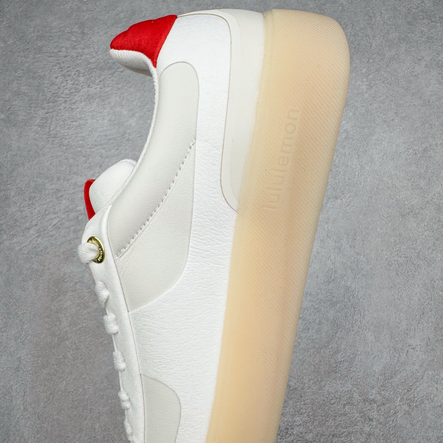 图片[7]-＃GD广顶 lululemon Cityverse 露露乐檬极简主义减震耐磨低帮生活休闲鞋 Cityverse将运动性能融入经典休闲鞋中，中底提供出色缓震，并贴合足部曲线，带来全天候的舒适感。鞋面采用两种材质拼接，且前半部分采用热熔压胶处理，无任何缝线，保留了鞋身整体性。模制泡沫的鞋垫带来上乘的脚感，在平日休闲穿着时不会磨脚，也能提供轻质软弹的效果。25年来，lululemon一直秉持“感受为先”的设计理念，并相信更好的感受带来更好的表现。此次男鞋的设计亦是如此。投入多年研究，针对男性在不同运动场景中的脚步形态设计了不同鞋履款式。同时，还进行了生物力学与形态学研究，为“他”带来更好的贴合度和感受。尺码：36 36.5 37.5 38 38.5 39 40 40.5 41 42 42.5 43 44 44.5 45-选品中心