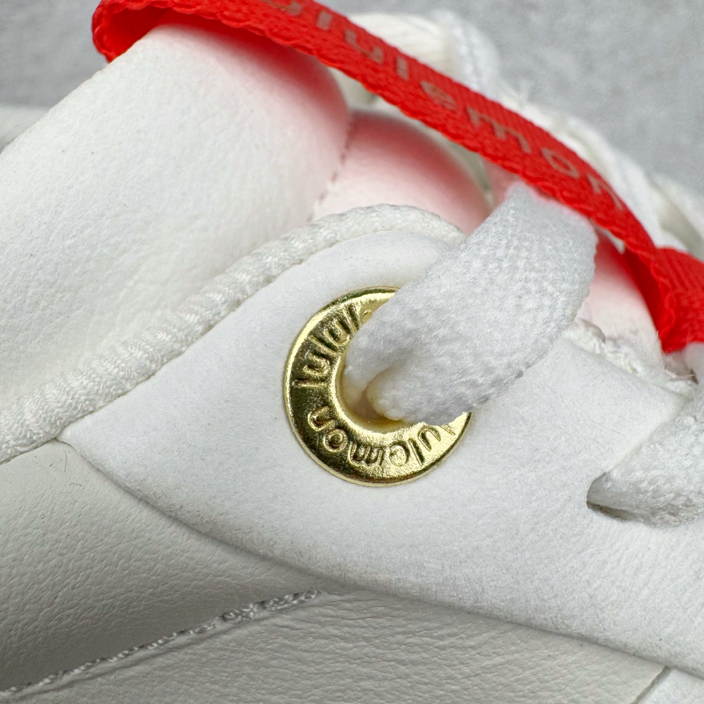 图片[13]-＃GD广顶 lululemon Cityverse 露露乐檬极简主义减震耐磨低帮生活休闲鞋 Cityverse将运动性能融入经典休闲鞋中，中底提供出色缓震，并贴合足部曲线，带来全天候的舒适感。鞋面采用两种材质拼接，且前半部分采用热熔压胶处理，无任何缝线，保留了鞋身整体性。模制泡沫的鞋垫带来上乘的脚感，在平日休闲穿着时不会磨脚，也能提供轻质软弹的效果。25年来，lululemon一直秉持“感受为先”的设计理念，并相信更好的感受带来更好的表现。此次男鞋的设计亦是如此。投入多年研究，针对男性在不同运动场景中的脚步形态设计了不同鞋履款式。同时，还进行了生物力学与形态学研究，为“他”带来更好的贴合度和感受。尺码：36 36.5 37.5 38 38.5 39 40 40.5 41 42 42.5 43 44 44.5 45-选品中心