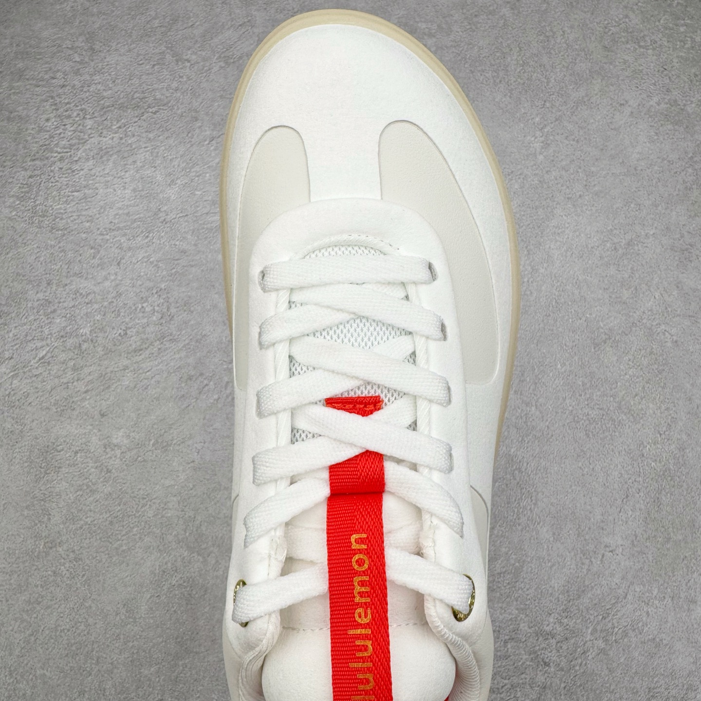 图片[4]-＃GD广顶 lululemon Cityverse 露露乐檬极简主义减震耐磨低帮生活休闲鞋 Cityverse将运动性能融入经典休闲鞋中，中底提供出色缓震，并贴合足部曲线，带来全天候的舒适感。鞋面采用两种材质拼接，且前半部分采用热熔压胶处理，无任何缝线，保留了鞋身整体性。模制泡沫的鞋垫带来上乘的脚感，在平日休闲穿着时不会磨脚，也能提供轻质软弹的效果。25年来，lululemon一直秉持“感受为先”的设计理念，并相信更好的感受带来更好的表现。此次男鞋的设计亦是如此。投入多年研究，针对男性在不同运动场景中的脚步形态设计了不同鞋履款式。同时，还进行了生物力学与形态学研究，为“他”带来更好的贴合度和感受。尺码：36 36.5 37.5 38 38.5 39 40 40.5 41 42 42.5 43 44 44.5 45-选品中心