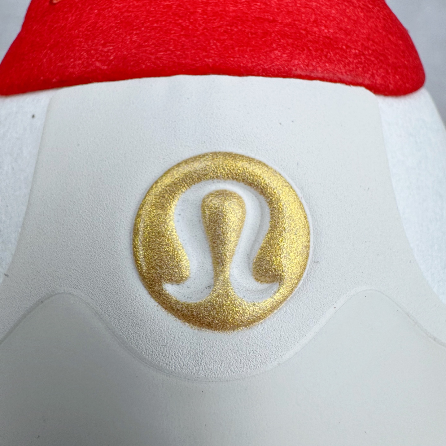 图片[10]-＃GD广顶 lululemon Cityverse 露露乐檬极简主义减震耐磨低帮生活休闲鞋 Cityverse将运动性能融入经典休闲鞋中，中底提供出色缓震，并贴合足部曲线，带来全天候的舒适感。鞋面采用两种材质拼接，且前半部分采用热熔压胶处理，无任何缝线，保留了鞋身整体性。模制泡沫的鞋垫带来上乘的脚感，在平日休闲穿着时不会磨脚，也能提供轻质软弹的效果。25年来，lululemon一直秉持“感受为先”的设计理念，并相信更好的感受带来更好的表现。此次男鞋的设计亦是如此。投入多年研究，针对男性在不同运动场景中的脚步形态设计了不同鞋履款式。同时，还进行了生物力学与形态学研究，为“他”带来更好的贴合度和感受。尺码：36 36.5 37.5 38 38.5 39 40 40.5 41 42 42.5 43 44 44.5 45-选品中心