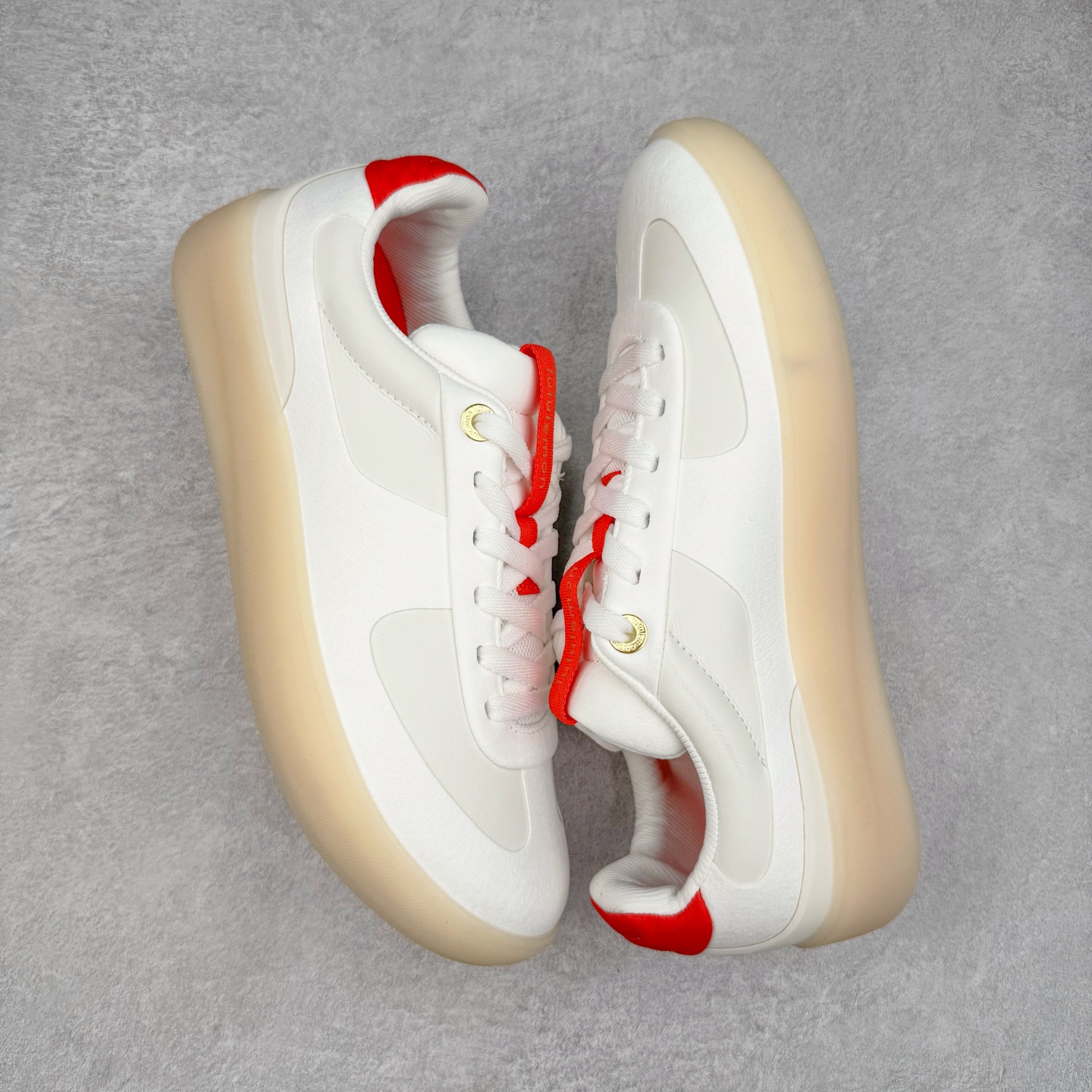 图片[3]-＃GD广顶 lululemon Cityverse 露露乐檬极简主义减震耐磨低帮生活休闲鞋 Cityverse将运动性能融入经典休闲鞋中，中底提供出色缓震，并贴合足部曲线，带来全天候的舒适感。鞋面采用两种材质拼接，且前半部分采用热熔压胶处理，无任何缝线，保留了鞋身整体性。模制泡沫的鞋垫带来上乘的脚感，在平日休闲穿着时不会磨脚，也能提供轻质软弹的效果。25年来，lululemon一直秉持“感受为先”的设计理念，并相信更好的感受带来更好的表现。此次男鞋的设计亦是如此。投入多年研究，针对男性在不同运动场景中的脚步形态设计了不同鞋履款式。同时，还进行了生物力学与形态学研究，为“他”带来更好的贴合度和感受。尺码：36 36.5 37.5 38 38.5 39 40 40.5 41 42 42.5 43 44 44.5 45-选品中心