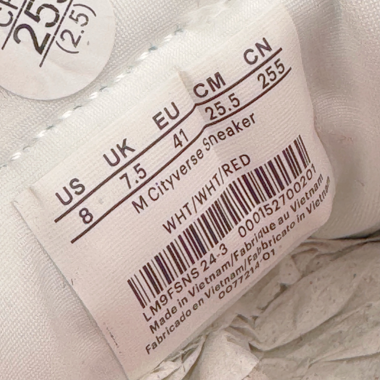 图片[16]-＃GD广顶 lululemon Cityverse 露露乐檬极简主义减震耐磨低帮生活休闲鞋 Cityverse将运动性能融入经典休闲鞋中，中底提供出色缓震，并贴合足部曲线，带来全天候的舒适感。鞋面采用两种材质拼接，且前半部分采用热熔压胶处理，无任何缝线，保留了鞋身整体性。模制泡沫的鞋垫带来上乘的脚感，在平日休闲穿着时不会磨脚，也能提供轻质软弹的效果。25年来，lululemon一直秉持“感受为先”的设计理念，并相信更好的感受带来更好的表现。此次男鞋的设计亦是如此。投入多年研究，针对男性在不同运动场景中的脚步形态设计了不同鞋履款式。同时，还进行了生物力学与形态学研究，为“他”带来更好的贴合度和感受。尺码：36 36.5 37.5 38 38.5 39 40 40.5 41 42 42.5 43 44 44.5 45-选品中心