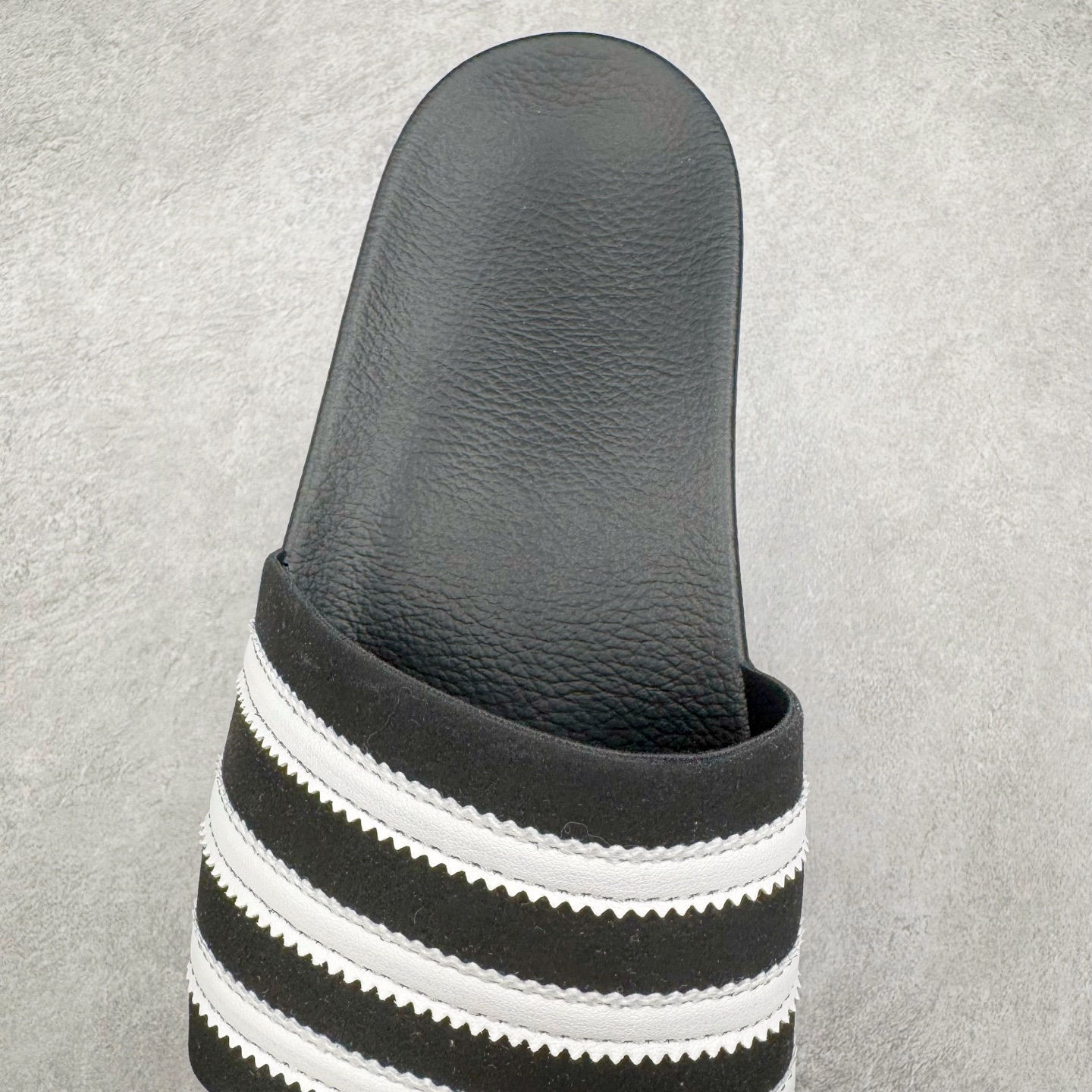 图片[5]-Fear of God x AD Originals Unisex FOG联名一字拖鞋 IH2270 尺码：36 36.5 37.5 38 38.5 39 40 40.5 41 42 42.5 43 44 44.5 45 46-选品中心