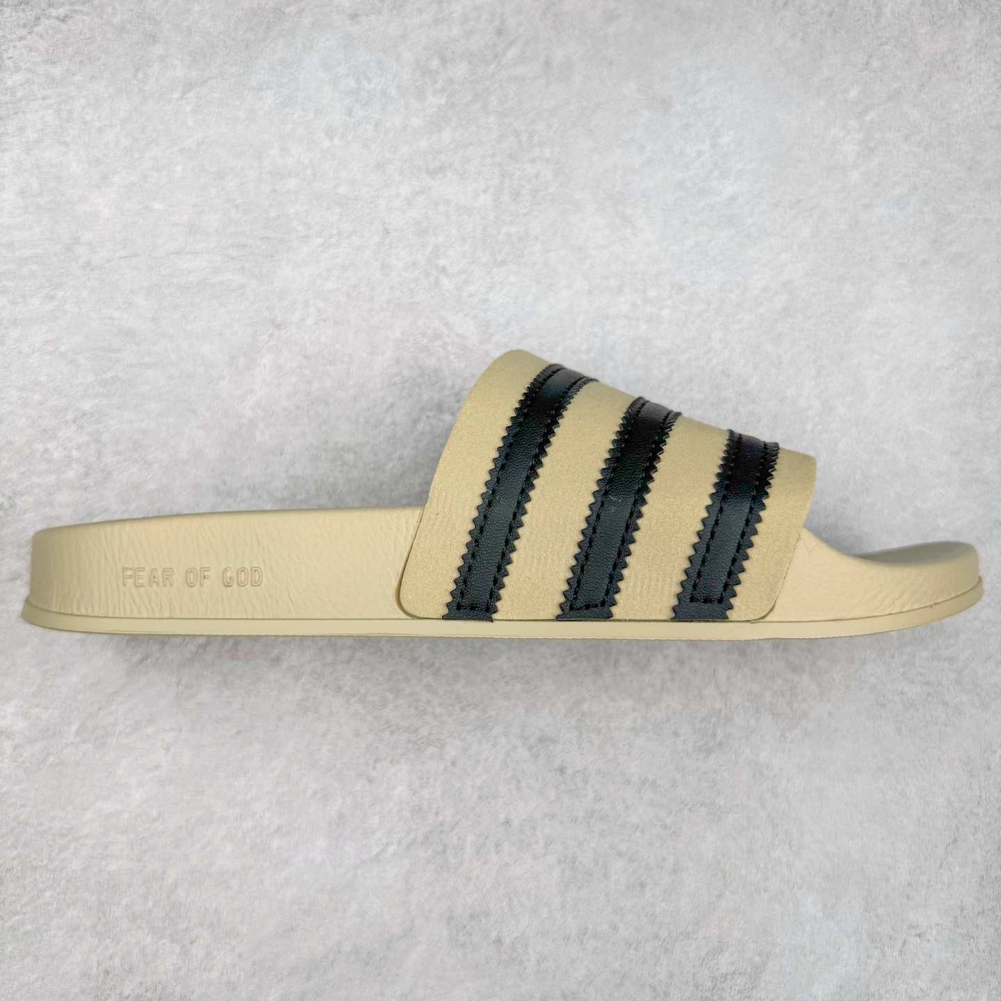 Fear of God x AD Originals Unisex FOG联名一字拖鞋 IH2273 尺码:36 36.5 37.5 38 38.5 39 40 40.5 41 42 42.5 43 44 44.5 45 46-选品中心