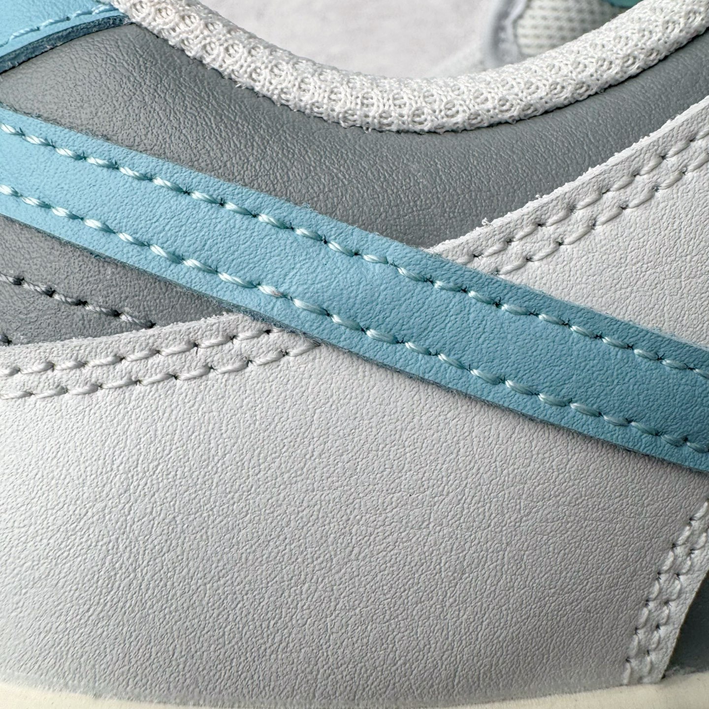 图片[16]-＃YC纯原 NK Dunk Low 蓝灰 HF5441-001 实力大厂出品 新配色陆续开发 利润个位数只为口碑 全套原纸板楦头开发 确保原汁原味 完美呈现DUNK版型 一比一鞋头弧度高度鞋身弧度 此版本只针对中端市场 皮料材质有所更替 其他数据细节工艺流程均保持一致 绝不口嗨 细节品控鞋型随意对比 独家私模官方第六代原厂航空铝磨具打磨大底 鞋头坡度极致还原 无解鞋型 原盒原配 圈内天花板工艺 原厂玻璃冲刀 超高清洁度 全鞋零毛边皮料切割 原厂中底布点胶 中底布拉帮走线遵循公司 尺码：40 40.5 41 42 42.5 43 44 44.5 45 46-选品中心