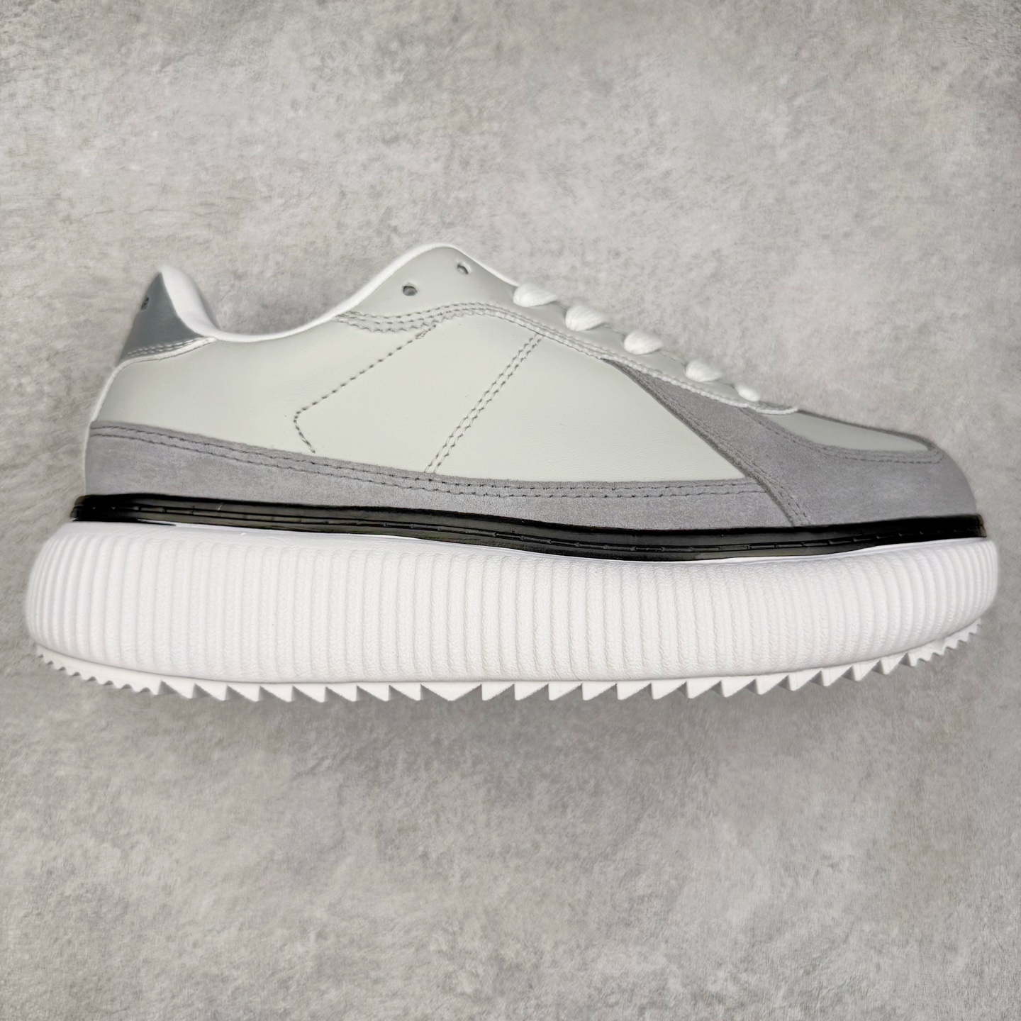 Onitsuka Tiger 鬼塚虎 Delecity 厚底运动 耐磨 低帮生活休闲鞋 尺码:36 37 37.5 38 39 39.5 40 40.5 41.5 42 42.5 43.5 44 45-选品中心