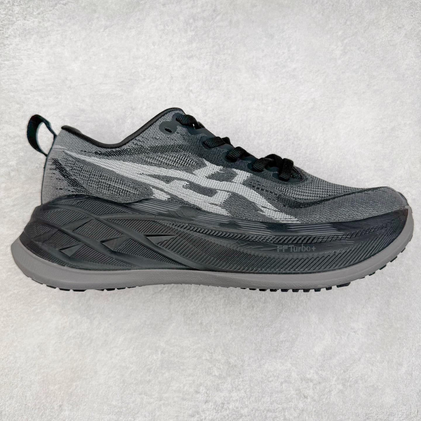 图片[9]-Asics Superblast 2 舒适百搭防滑耐磨低帮跑步鞋 ASICS（亚瑟士）是日本实业家鬼冢喜八郎创立的跑鞋运动品牌，名字想法源自著名的拉丁谚语“AnimaSana In Corpore Sano” ，意为“健全的精神寓于强健的体魄”。正如其名字的含义，ASICS亚瑟士一直坚信保持身体的健康与活力是打造健康快乐的生活方式的最佳途径。亚瑟士的跑鞋、篮球鞋等系列集专业与美貌于一身，拥有极高的热度。2016年，ASICS在“2016年日本最佳全球品牌”排行榜名列第17名。尺码：36 37.5 38 39 40 40.5 41.5 42 42.5 43.5 44 45-选品中心