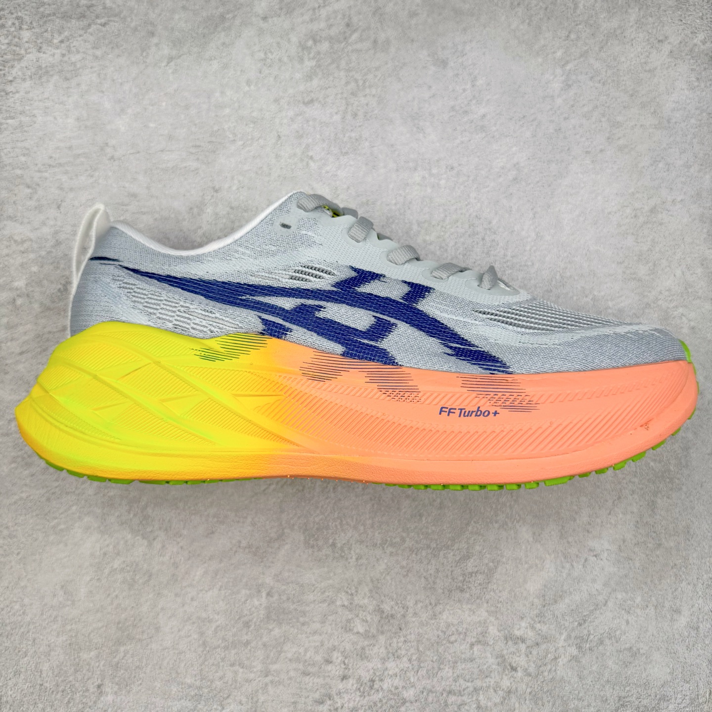 图片[5]-Asics Superblast 2 舒适百搭防滑耐磨低帮跑步鞋 ASICS（亚瑟士）是日本实业家鬼冢喜八郎创立的跑鞋运动品牌，名字想法源自著名的拉丁谚语“AnimaSana In Corpore Sano” ，意为“健全的精神寓于强健的体魄”。正如其名字的含义，ASICS亚瑟士一直坚信保持身体的健康与活力是打造健康快乐的生活方式的最佳途径。亚瑟士的跑鞋、篮球鞋等系列集专业与美貌于一身，拥有极高的热度。2016年，ASICS在“2016年日本最佳全球品牌”排行榜名列第17名。尺码：36 37.5 38 39 40 40.5 41.5 42 42.5 43.5 44 45-选品中心