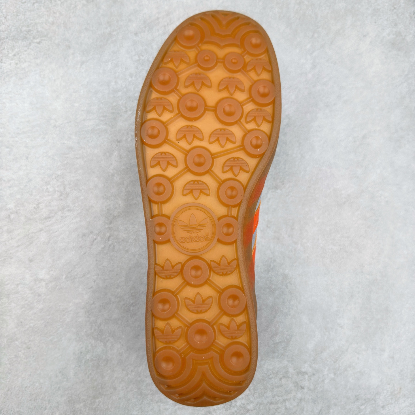 图片[9]-AD Gazelle Indoor Trainers 羚羊内训系列低帮复古百搭休闲运动德训风板鞋 JH5405 90年代经典的复刻版！自60年代以足球训练鞋面世以来,Gazelle就以其经典设计席卷全球。1991年版本的复刻,再造经典Gazelle。采用皮革打造,搭配浊色细节,让这款经典更加简约。尺码：36 36⅔ 37⅓ 38 38⅔ 39⅓ 40 40⅔ 41⅓ 42 42⅔ 43⅓ 44⅓ 44⅔ 45-选品中心