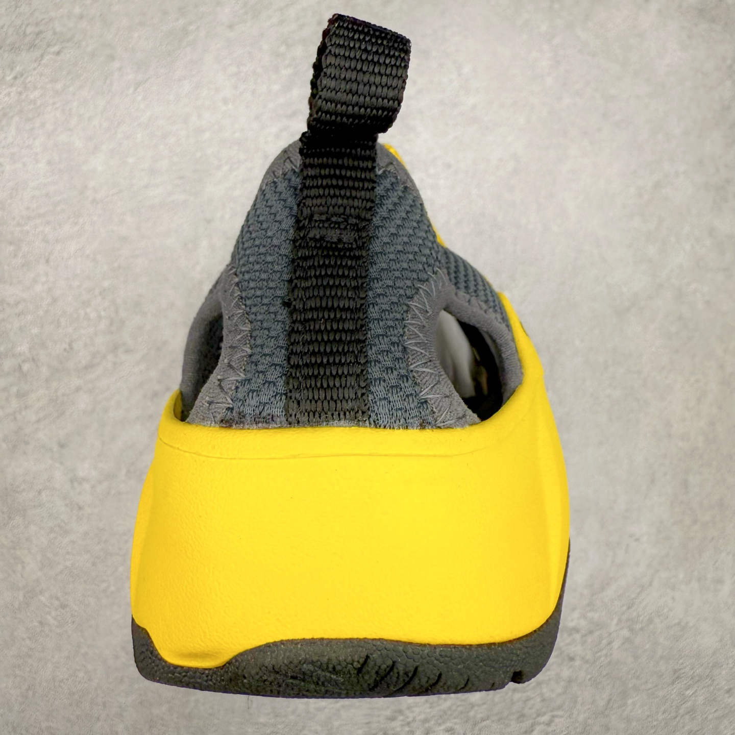 图片[8]-KEEN Hyperport H2 科恩防滑耐磨低帮户外功能鞋溯溪鞋凉鞋 KEEN诞生于2003年的美国人气户外品牌，以一双“保护脚趾”且能涉足水域的户外凉鞋NEWPORT诞生为契机，开启原创制鞋之路。KEEN相信，天空之下即是户外，因为户外不一定是极具挑战性的独自冒险，也可以是与朋友、家人和宠物一同分享外面的世界。同时，KEEN从诞生之初便始终贯彻环保制鞋的理念，不断创造出优秀的原创奇履。脚踏实地，致力向善。我们想和世界产生更多交集为世界减少更多负担，和你趣户外、趣做自己、趣环保让地球和生活都变得更美好。尺码：36 36.5 37.5 38 38.5 39 40 40.5 41 42 42.5 43 44 44.5 45-选品中心