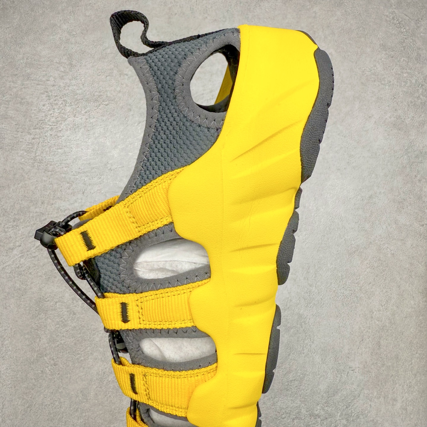 图片[7]-KEEN Hyperport H2 科恩防滑耐磨低帮户外功能鞋溯溪鞋凉鞋 KEEN诞生于2003年的美国人气户外品牌，以一双“保护脚趾”且能涉足水域的户外凉鞋NEWPORT诞生为契机，开启原创制鞋之路。KEEN相信，天空之下即是户外，因为户外不一定是极具挑战性的独自冒险，也可以是与朋友、家人和宠物一同分享外面的世界。同时，KEEN从诞生之初便始终贯彻环保制鞋的理念，不断创造出优秀的原创奇履。脚踏实地，致力向善。我们想和世界产生更多交集为世界减少更多负担，和你趣户外、趣做自己、趣环保让地球和生活都变得更美好。尺码：36 36.5 37.5 38 38.5 39 40 40.5 41 42 42.5 43 44 44.5 45-选品中心