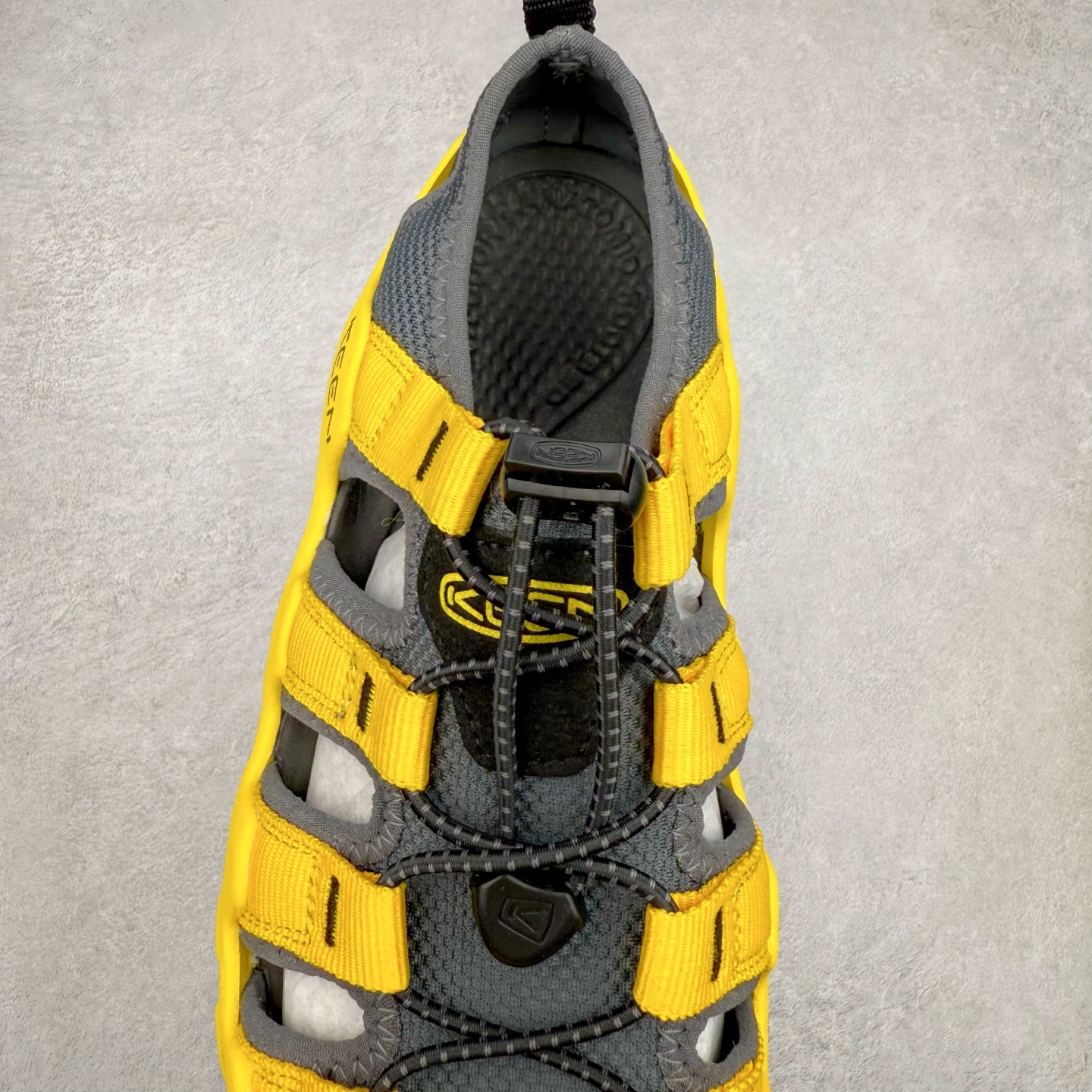 图片[5]-KEEN Hyperport H2 科恩防滑耐磨低帮户外功能鞋溯溪鞋凉鞋 KEEN诞生于2003年的美国人气户外品牌，以一双“保护脚趾”且能涉足水域的户外凉鞋NEWPORT诞生为契机，开启原创制鞋之路。KEEN相信，天空之下即是户外，因为户外不一定是极具挑战性的独自冒险，也可以是与朋友、家人和宠物一同分享外面的世界。同时，KEEN从诞生之初便始终贯彻环保制鞋的理念，不断创造出优秀的原创奇履。脚踏实地，致力向善。我们想和世界产生更多交集为世界减少更多负担，和你趣户外、趣做自己、趣环保让地球和生活都变得更美好。尺码：36 36.5 37.5 38 38.5 39 40 40.5 41 42 42.5 43 44 44.5 45-选品中心