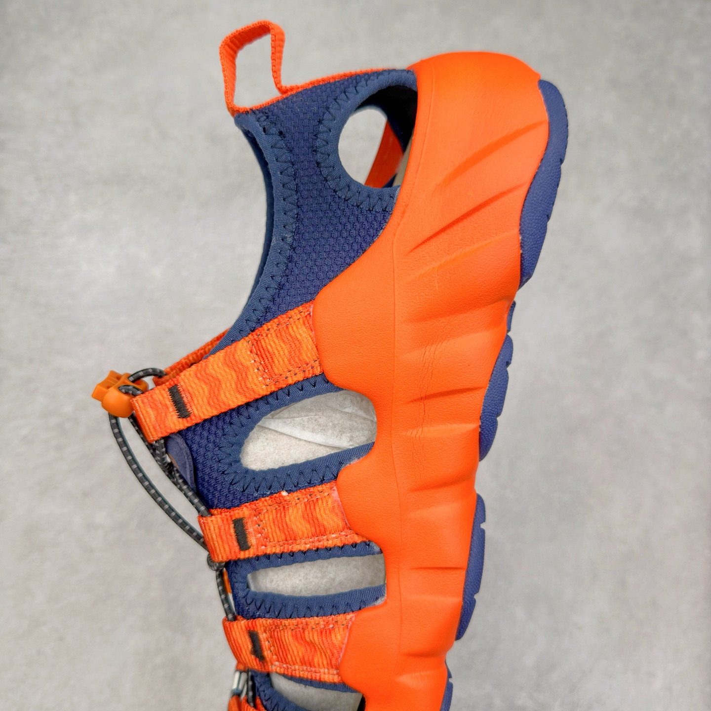 图片[7]-KEEN Hyperport H2 科恩防滑耐磨低帮户外功能鞋溯溪鞋凉鞋 KEEN诞生于2003年的美国人气户外品牌，以一双“保护脚趾”且能涉足水域的户外凉鞋NEWPORT诞生为契机，开启原创制鞋之路。KEEN相信，天空之下即是户外，因为户外不一定是极具挑战性的独自冒险，也可以是与朋友、家人和宠物一同分享外面的世界。同时，KEEN从诞生之初便始终贯彻环保制鞋的理念，不断创造出优秀的原创奇履。脚踏实地，致力向善。我们想和世界产生更多交集为世界减少更多负担，和你趣户外、趣做自己、趣环保让地球和生活都变得更美好。尺码：36 36.5 37.5 38 38.5 39 40 40.5 41 42 42.5 43 44 44.5 45-选品中心