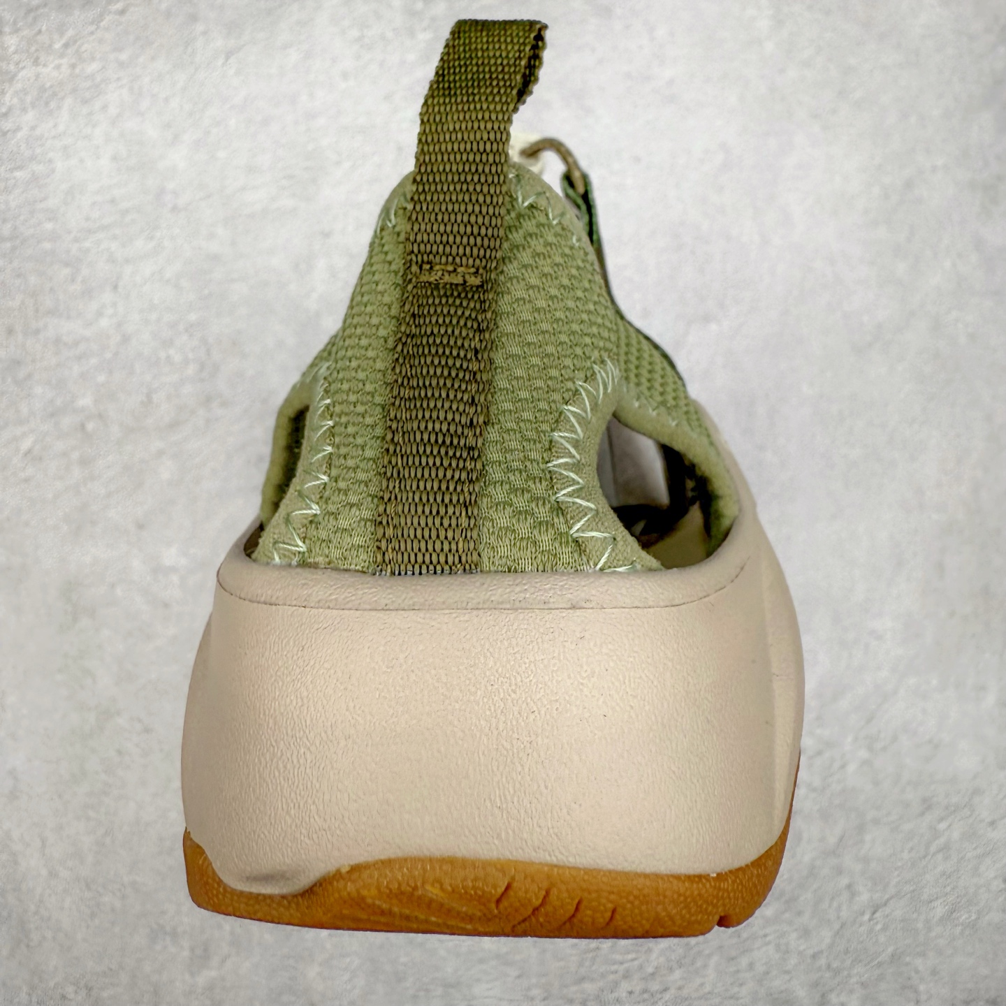 图片[8]-KEEN Hyperport H2 科恩防滑耐磨低帮户外功能鞋溯溪鞋凉鞋 KEEN诞生于2003年的美国人气户外品牌，以一双“保护脚趾”且能涉足水域的户外凉鞋NEWPORT诞生为契机，开启原创制鞋之路。KEEN相信，天空之下即是户外，因为户外不一定是极具挑战性的独自冒险，也可以是与朋友、家人和宠物一同分享外面的世界。同时，KEEN从诞生之初便始终贯彻环保制鞋的理念，不断创造出优秀的原创奇履。脚踏实地，致力向善。我们想和世界产生更多交集为世界减少更多负担，和你趣户外、趣做自己、趣环保让地球和生活都变得更美好。尺码：36 36.5 37.5 38 38.5 39 40 40.5 41 42 42.5 43 44 44.5 45-选品中心