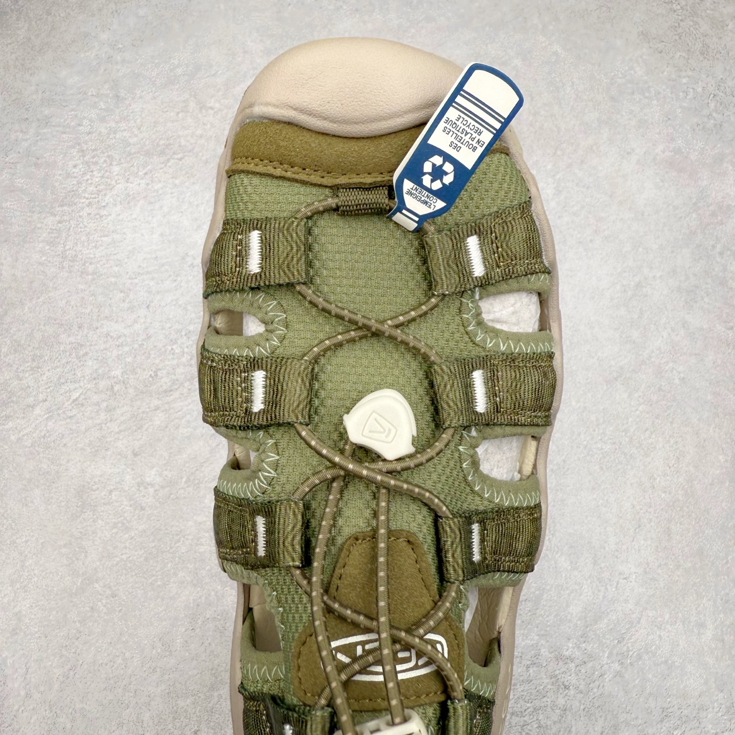 图片[4]-KEEN Hyperport H2 科恩防滑耐磨低帮户外功能鞋溯溪鞋凉鞋 KEEN诞生于2003年的美国人气户外品牌，以一双“保护脚趾”且能涉足水域的户外凉鞋NEWPORT诞生为契机，开启原创制鞋之路。KEEN相信，天空之下即是户外，因为户外不一定是极具挑战性的独自冒险，也可以是与朋友、家人和宠物一同分享外面的世界。同时，KEEN从诞生之初便始终贯彻环保制鞋的理念，不断创造出优秀的原创奇履。脚踏实地，致力向善。我们想和世界产生更多交集为世界减少更多负担，和你趣户外、趣做自己、趣环保让地球和生活都变得更美好。尺码：36 36.5 37.5 38 38.5 39 40 40.5 41 42 42.5 43 44 44.5 45-选品中心