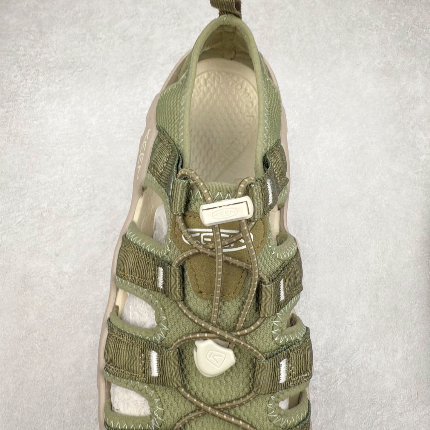 图片[5]-KEEN Hyperport H2 科恩防滑耐磨低帮户外功能鞋溯溪鞋凉鞋 KEEN诞生于2003年的美国人气户外品牌，以一双“保护脚趾”且能涉足水域的户外凉鞋NEWPORT诞生为契机，开启原创制鞋之路。KEEN相信，天空之下即是户外，因为户外不一定是极具挑战性的独自冒险，也可以是与朋友、家人和宠物一同分享外面的世界。同时，KEEN从诞生之初便始终贯彻环保制鞋的理念，不断创造出优秀的原创奇履。脚踏实地，致力向善。我们想和世界产生更多交集为世界减少更多负担，和你趣户外、趣做自己、趣环保让地球和生活都变得更美好。尺码：36 36.5 37.5 38 38.5 39 40 40.5 41 42 42.5 43 44 44.5 45-选品中心