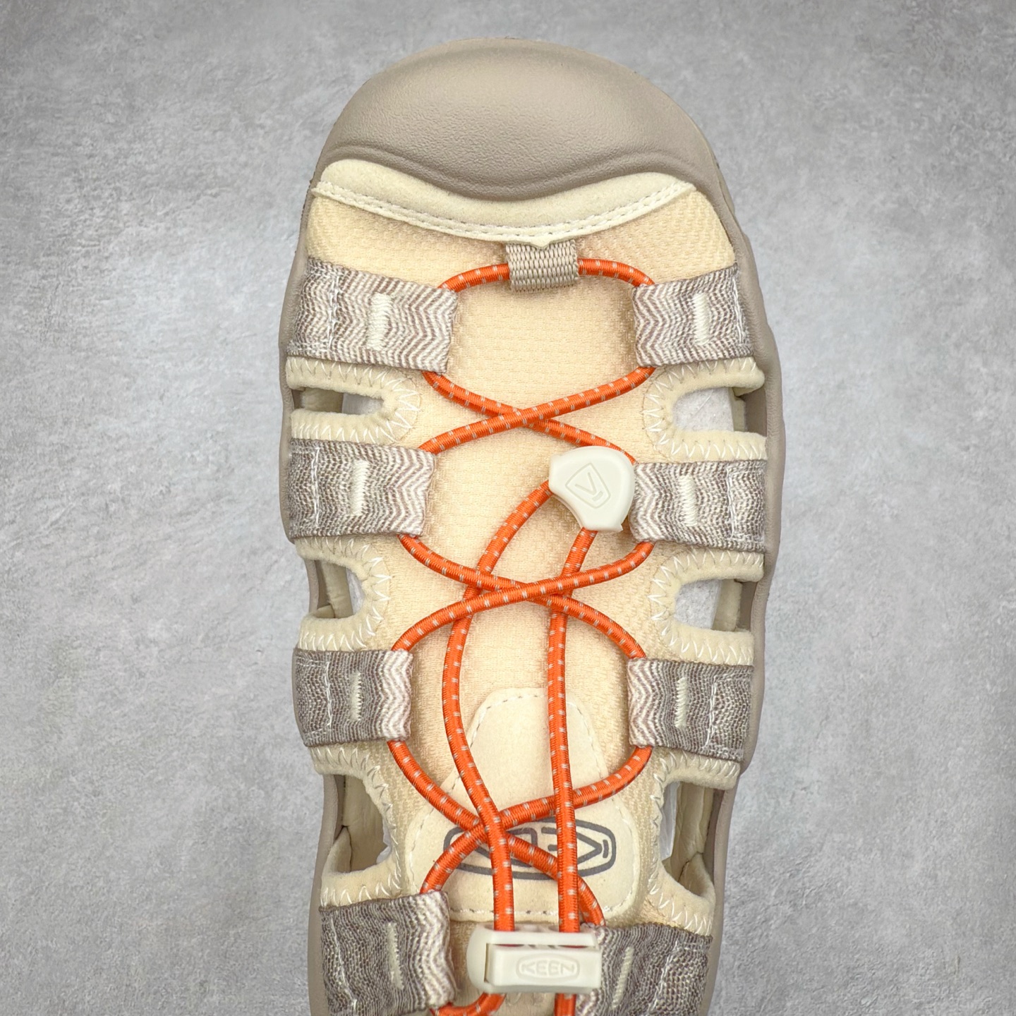 图片[4]-KEEN Hyperport H2 科恩防滑耐磨低帮户外功能鞋溯溪鞋凉鞋 KEEN诞生于2003年的美国人气户外品牌，以一双“保护脚趾”且能涉足水域的户外凉鞋NEWPORT诞生为契机，开启原创制鞋之路。KEEN相信，天空之下即是户外，因为户外不一定是极具挑战性的独自冒险，也可以是与朋友、家人和宠物一同分享外面的世界。同时，KEEN从诞生之初便始终贯彻环保制鞋的理念，不断创造出优秀的原创奇履。脚踏实地，致力向善。我们想和世界产生更多交集为世界减少更多负担，和你趣户外、趣做自己、趣环保让地球和生活都变得更美好。尺码：36 36.5 37.5 38 38.5 39 40 40.5 41 42 42.5 43 44 44.5 45-选品中心