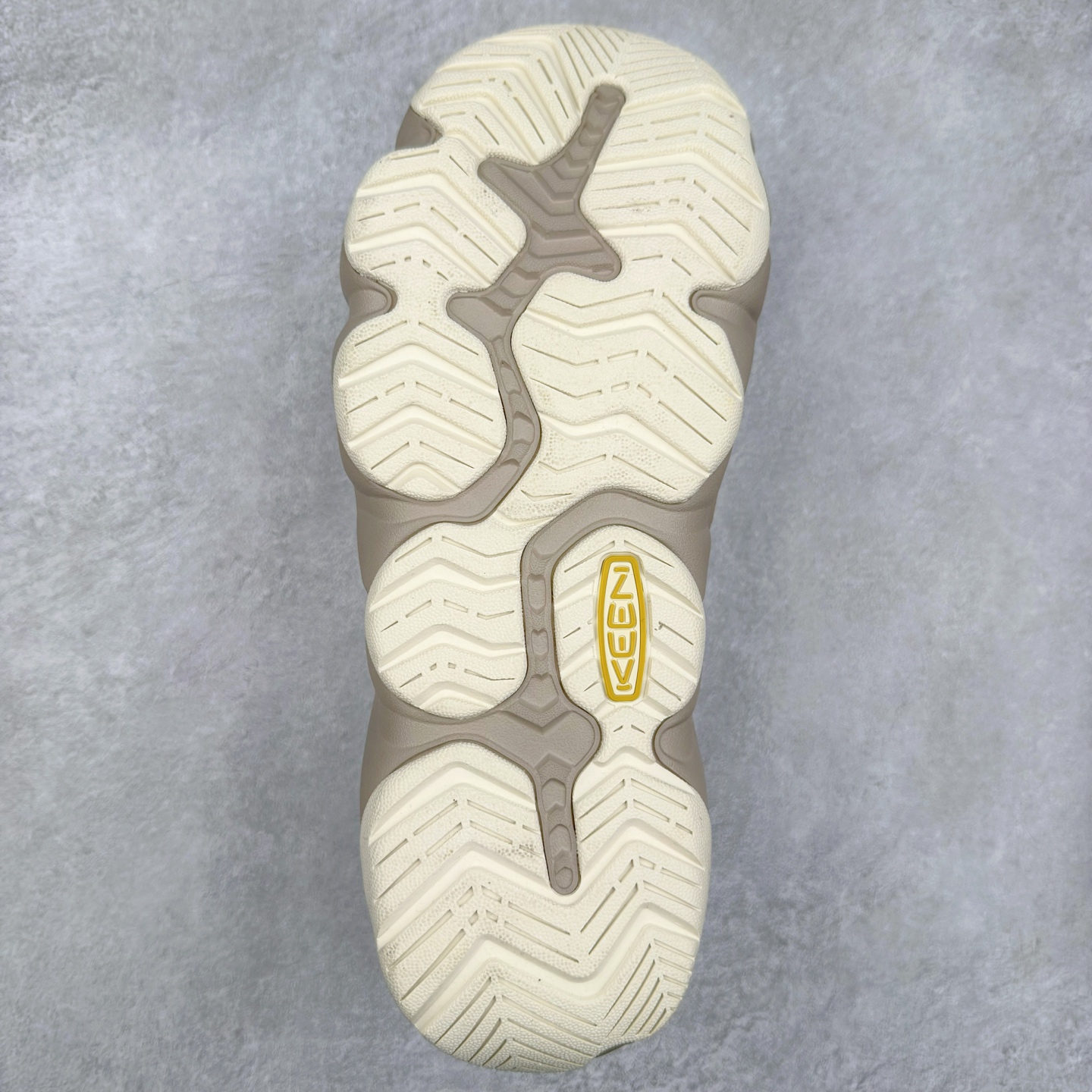 图片[9]-KEEN Hyperport H2 科恩防滑耐磨低帮户外功能鞋溯溪鞋凉鞋 KEEN诞生于2003年的美国人气户外品牌，以一双“保护脚趾”且能涉足水域的户外凉鞋NEWPORT诞生为契机，开启原创制鞋之路。KEEN相信，天空之下即是户外，因为户外不一定是极具挑战性的独自冒险，也可以是与朋友、家人和宠物一同分享外面的世界。同时，KEEN从诞生之初便始终贯彻环保制鞋的理念，不断创造出优秀的原创奇履。脚踏实地，致力向善。我们想和世界产生更多交集为世界减少更多负担，和你趣户外、趣做自己、趣环保让地球和生活都变得更美好。尺码：36 36.5 37.5 38 38.5 39 40 40.5 41 42 42.5 43 44 44.5 45-选品中心