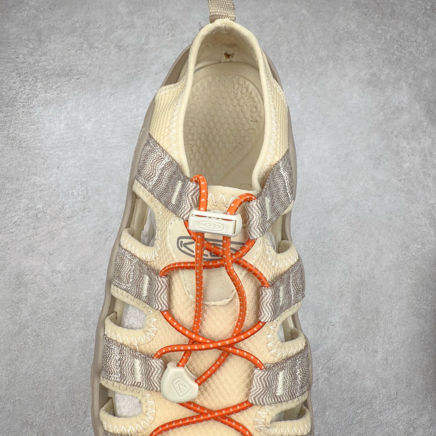 图片[5]-KEEN Hyperport H2 科恩防滑耐磨低帮户外功能鞋溯溪鞋凉鞋 KEEN诞生于2003年的美国人气户外品牌，以一双“保护脚趾”且能涉足水域的户外凉鞋NEWPORT诞生为契机，开启原创制鞋之路。KEEN相信，天空之下即是户外，因为户外不一定是极具挑战性的独自冒险，也可以是与朋友、家人和宠物一同分享外面的世界。同时，KEEN从诞生之初便始终贯彻环保制鞋的理念，不断创造出优秀的原创奇履。脚踏实地，致力向善。我们想和世界产生更多交集为世界减少更多负担，和你趣户外、趣做自己、趣环保让地球和生活都变得更美好。尺码：36 36.5 37.5 38 38.5 39 40 40.5 41 42 42.5 43 44 44.5 45-选品中心