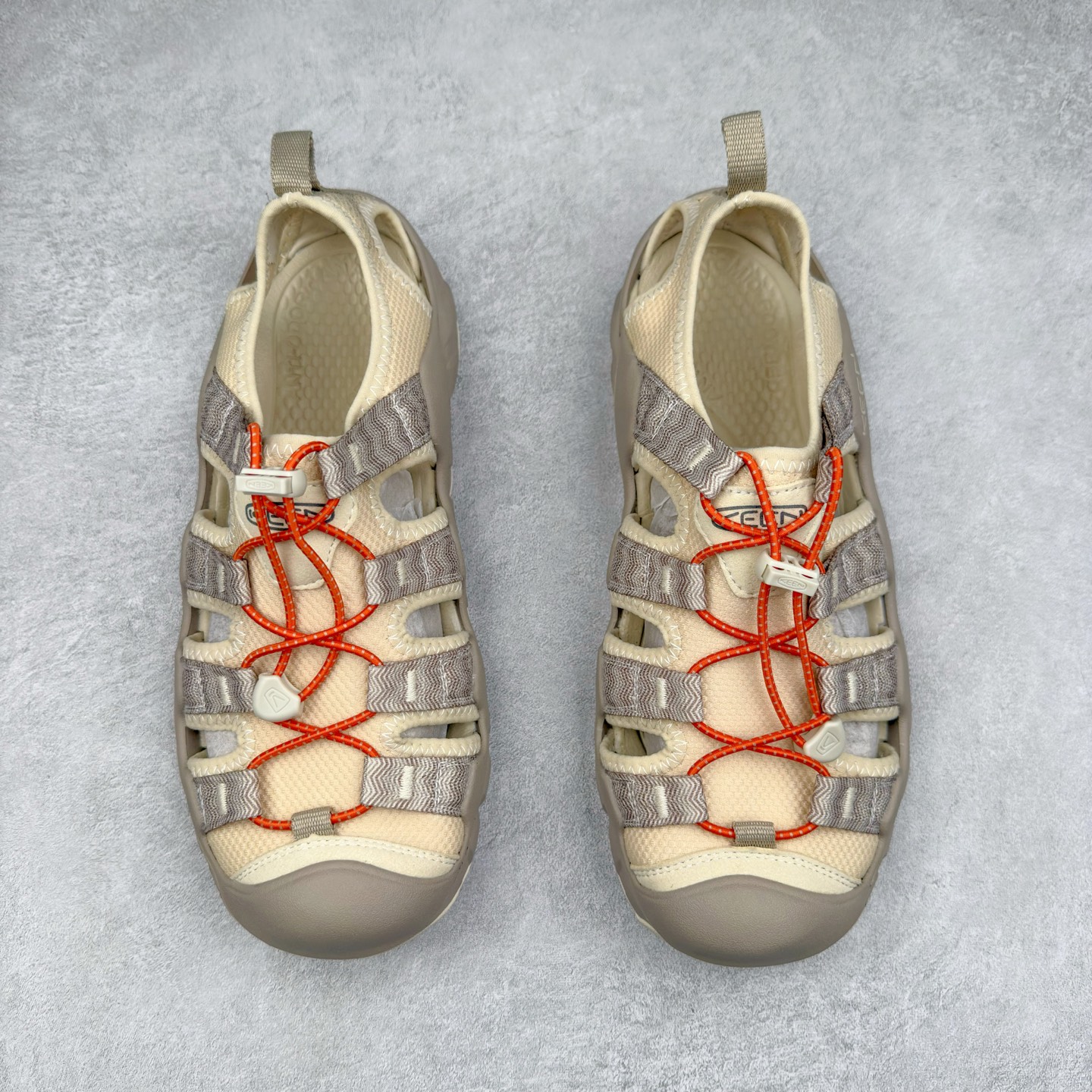 图片[2]-KEEN Hyperport H2 科恩防滑耐磨低帮户外功能鞋溯溪鞋凉鞋 KEEN诞生于2003年的美国人气户外品牌，以一双“保护脚趾”且能涉足水域的户外凉鞋NEWPORT诞生为契机，开启原创制鞋之路。KEEN相信，天空之下即是户外，因为户外不一定是极具挑战性的独自冒险，也可以是与朋友、家人和宠物一同分享外面的世界。同时，KEEN从诞生之初便始终贯彻环保制鞋的理念，不断创造出优秀的原创奇履。脚踏实地，致力向善。我们想和世界产生更多交集为世界减少更多负担，和你趣户外、趣做自己、趣环保让地球和生活都变得更美好。尺码：36 36.5 37.5 38 38.5 39 40 40.5 41 42 42.5 43 44 44.5 45-选品中心