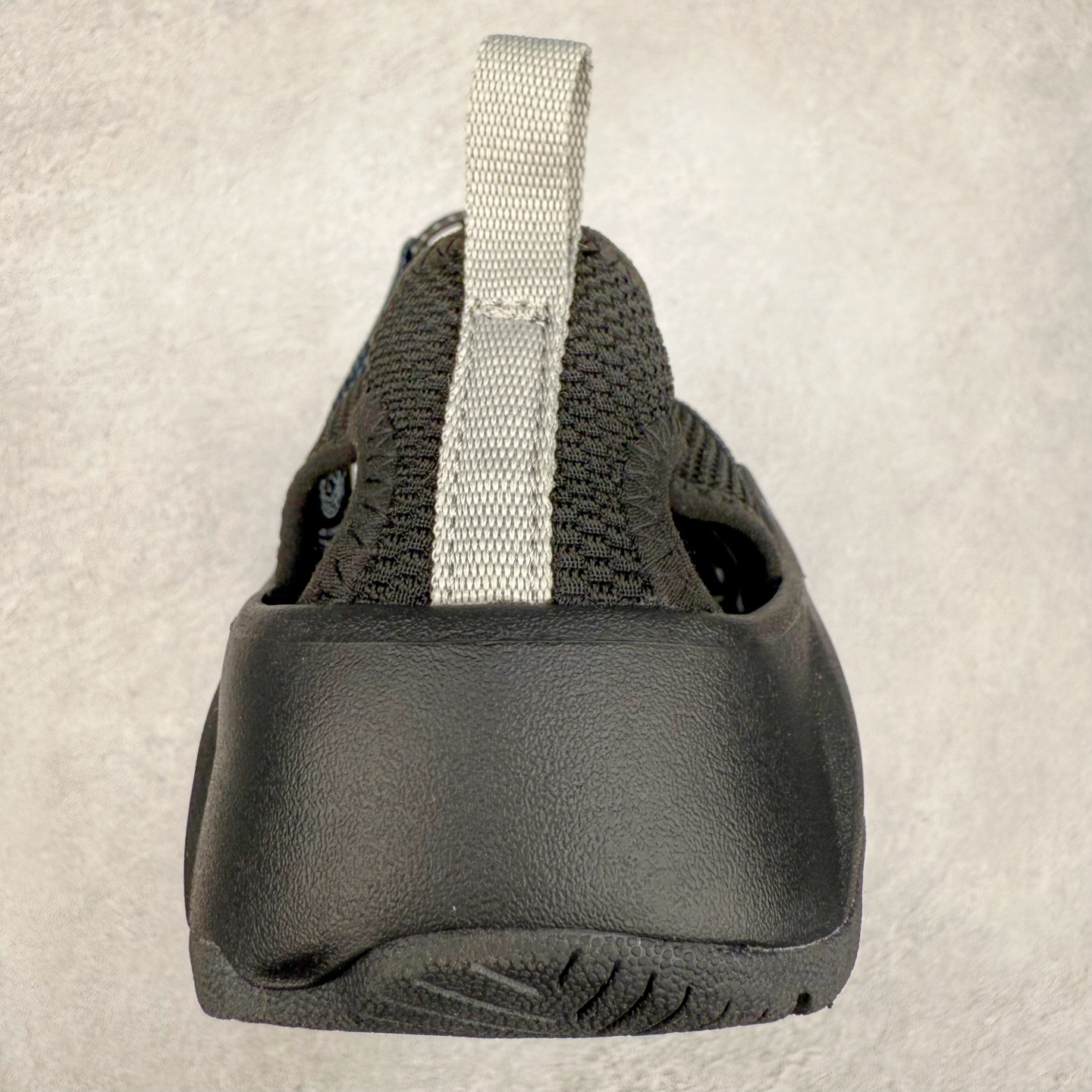 图片[8]-KEEN Hyperport H2 科恩防滑耐磨低帮户外功能鞋溯溪鞋凉鞋 KEEN诞生于2003年的美国人气户外品牌，以一双“保护脚趾”且能涉足水域的户外凉鞋NEWPORT诞生为契机，开启原创制鞋之路。KEEN相信，天空之下即是户外，因为户外不一定是极具挑战性的独自冒险，也可以是与朋友、家人和宠物一同分享外面的世界。同时，KEEN从诞生之初便始终贯彻环保制鞋的理念，不断创造出优秀的原创奇履。脚踏实地，致力向善。我们想和世界产生更多交集为世界减少更多负担，和你趣户外、趣做自己、趣环保让地球和生活都变得更美好。尺码：36 36.5 37.5 38 38.5 39 40 40.5 41 42 42.5 43 44 44.5 45-选品中心