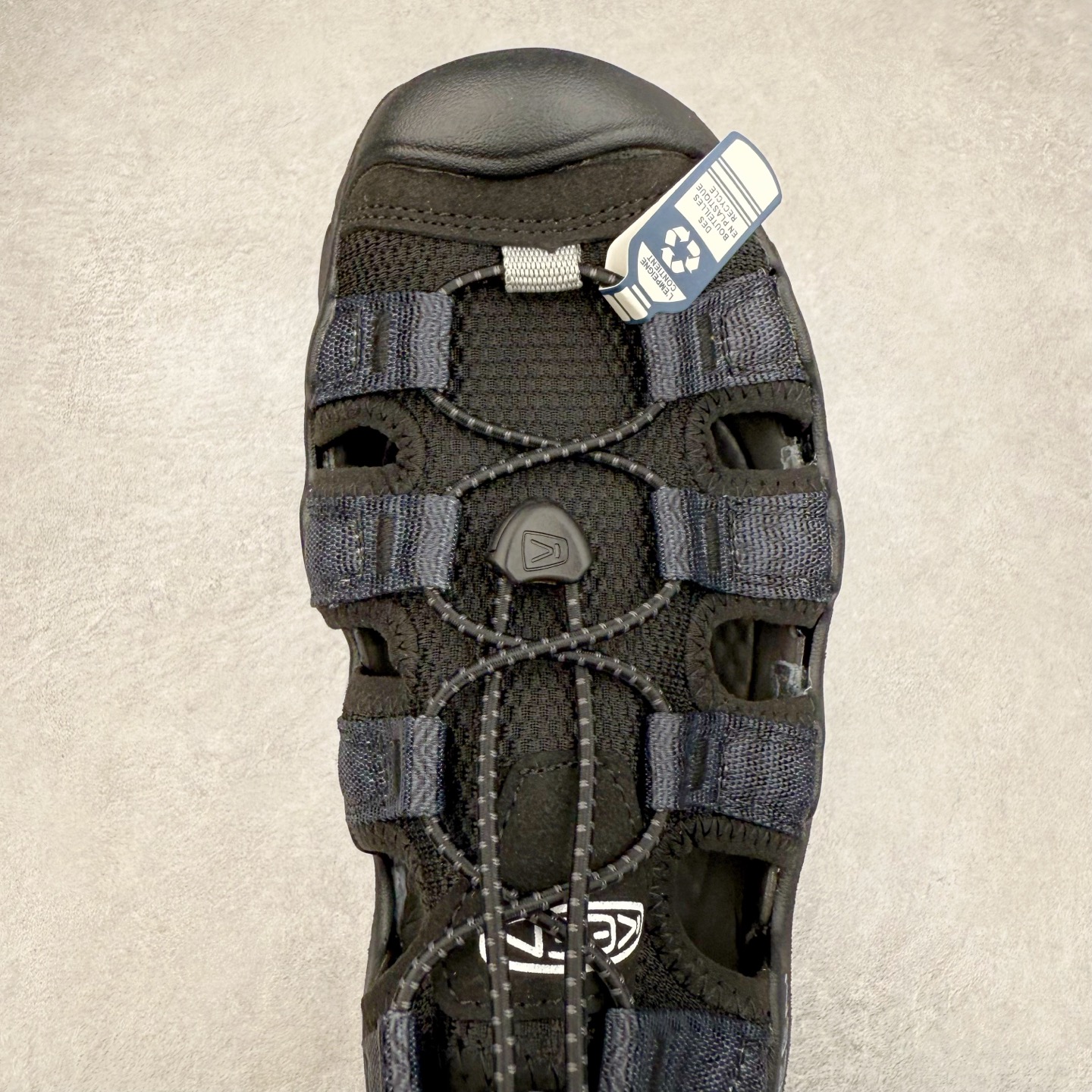 图片[4]-KEEN Hyperport H2 科恩防滑耐磨低帮户外功能鞋溯溪鞋凉鞋 KEEN诞生于2003年的美国人气户外品牌，以一双“保护脚趾”且能涉足水域的户外凉鞋NEWPORT诞生为契机，开启原创制鞋之路。KEEN相信，天空之下即是户外，因为户外不一定是极具挑战性的独自冒险，也可以是与朋友、家人和宠物一同分享外面的世界。同时，KEEN从诞生之初便始终贯彻环保制鞋的理念，不断创造出优秀的原创奇履。脚踏实地，致力向善。我们想和世界产生更多交集为世界减少更多负担，和你趣户外、趣做自己、趣环保让地球和生活都变得更美好。尺码：36 36.5 37.5 38 38.5 39 40 40.5 41 42 42.5 43 44 44.5 45-选品中心