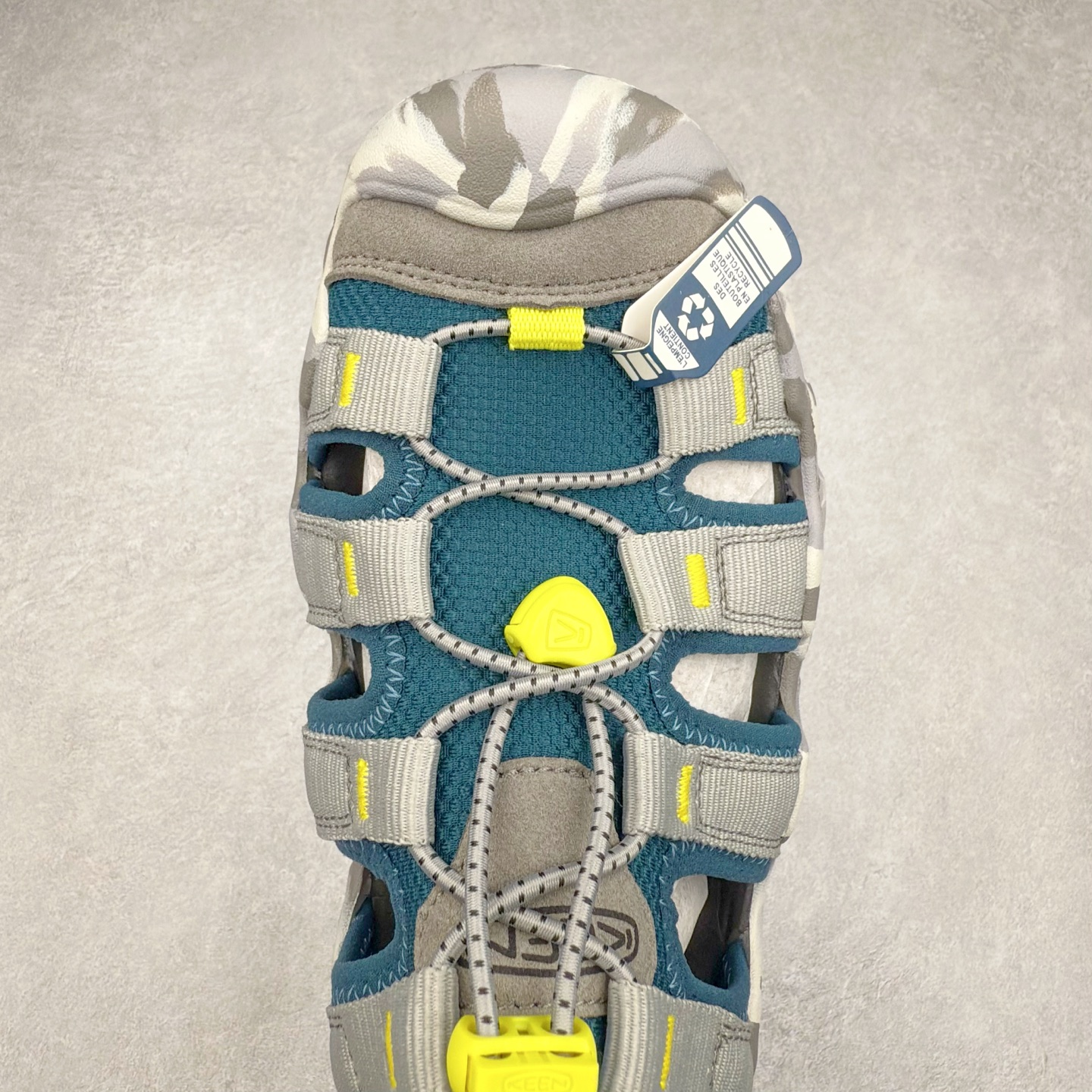 图片[4]-KEEN Hyperport H2 科恩防滑耐磨低帮户外功能鞋溯溪鞋凉鞋 KEEN诞生于2003年的美国人气户外品牌，以一双“保护脚趾”且能涉足水域的户外凉鞋NEWPORT诞生为契机，开启原创制鞋之路。KEEN相信，天空之下即是户外，因为户外不一定是极具挑战性的独自冒险，也可以是与朋友、家人和宠物一同分享外面的世界。同时，KEEN从诞生之初便始终贯彻环保制鞋的理念，不断创造出优秀的原创奇履。脚踏实地，致力向善。我们想和世界产生更多交集为世界减少更多负担，和你趣户外、趣做自己、趣环保让地球和生活都变得更美好。尺码：36 36.5 37.5 38 38.5 39 40 40.5 41 42 42.5 43 44 44.5 45-选品中心