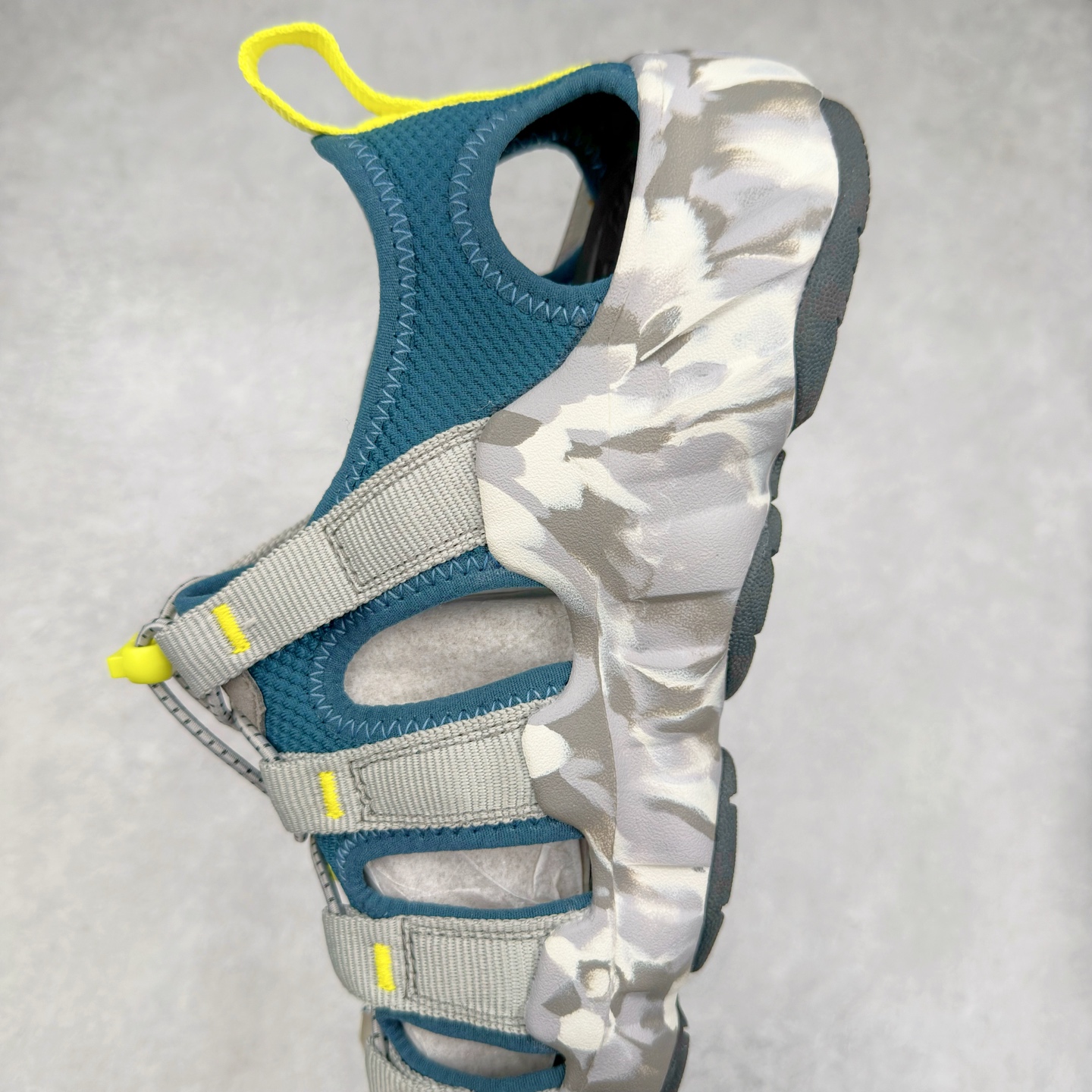 图片[7]-KEEN Hyperport H2 科恩防滑耐磨低帮户外功能鞋溯溪鞋凉鞋 KEEN诞生于2003年的美国人气户外品牌，以一双“保护脚趾”且能涉足水域的户外凉鞋NEWPORT诞生为契机，开启原创制鞋之路。KEEN相信，天空之下即是户外，因为户外不一定是极具挑战性的独自冒险，也可以是与朋友、家人和宠物一同分享外面的世界。同时，KEEN从诞生之初便始终贯彻环保制鞋的理念，不断创造出优秀的原创奇履。脚踏实地，致力向善。我们想和世界产生更多交集为世界减少更多负担，和你趣户外、趣做自己、趣环保让地球和生活都变得更美好。尺码：36 36.5 37.5 38 38.5 39 40 40.5 41 42 42.5 43 44 44.5 45-选品中心