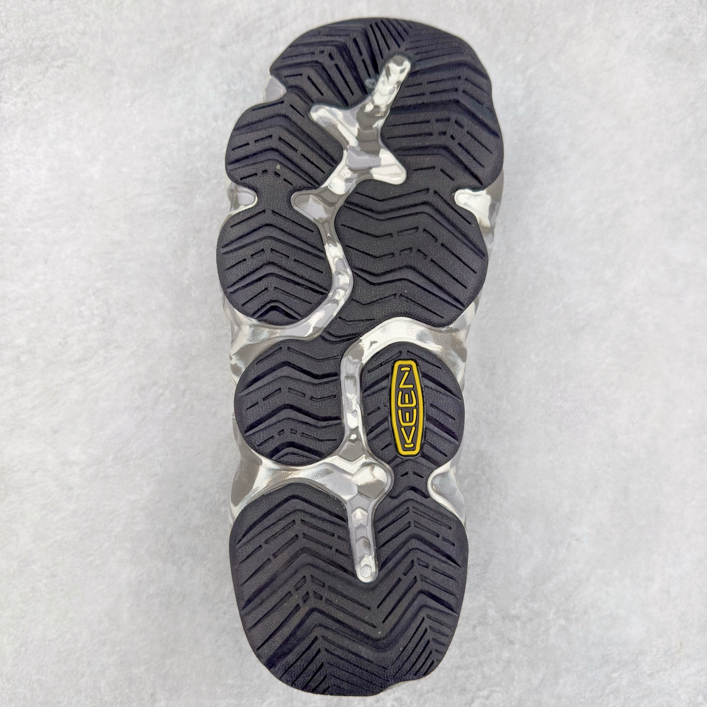 图片[9]-KEEN Hyperport H2 科恩防滑耐磨低帮户外功能鞋溯溪鞋凉鞋 KEEN诞生于2003年的美国人气户外品牌，以一双“保护脚趾”且能涉足水域的户外凉鞋NEWPORT诞生为契机，开启原创制鞋之路。KEEN相信，天空之下即是户外，因为户外不一定是极具挑战性的独自冒险，也可以是与朋友、家人和宠物一同分享外面的世界。同时，KEEN从诞生之初便始终贯彻环保制鞋的理念，不断创造出优秀的原创奇履。脚踏实地，致力向善。我们想和世界产生更多交集为世界减少更多负担，和你趣户外、趣做自己、趣环保让地球和生活都变得更美好。尺码：36 36.5 37.5 38 38.5 39 40 40.5 41 42 42.5 43 44 44.5 45-选品中心