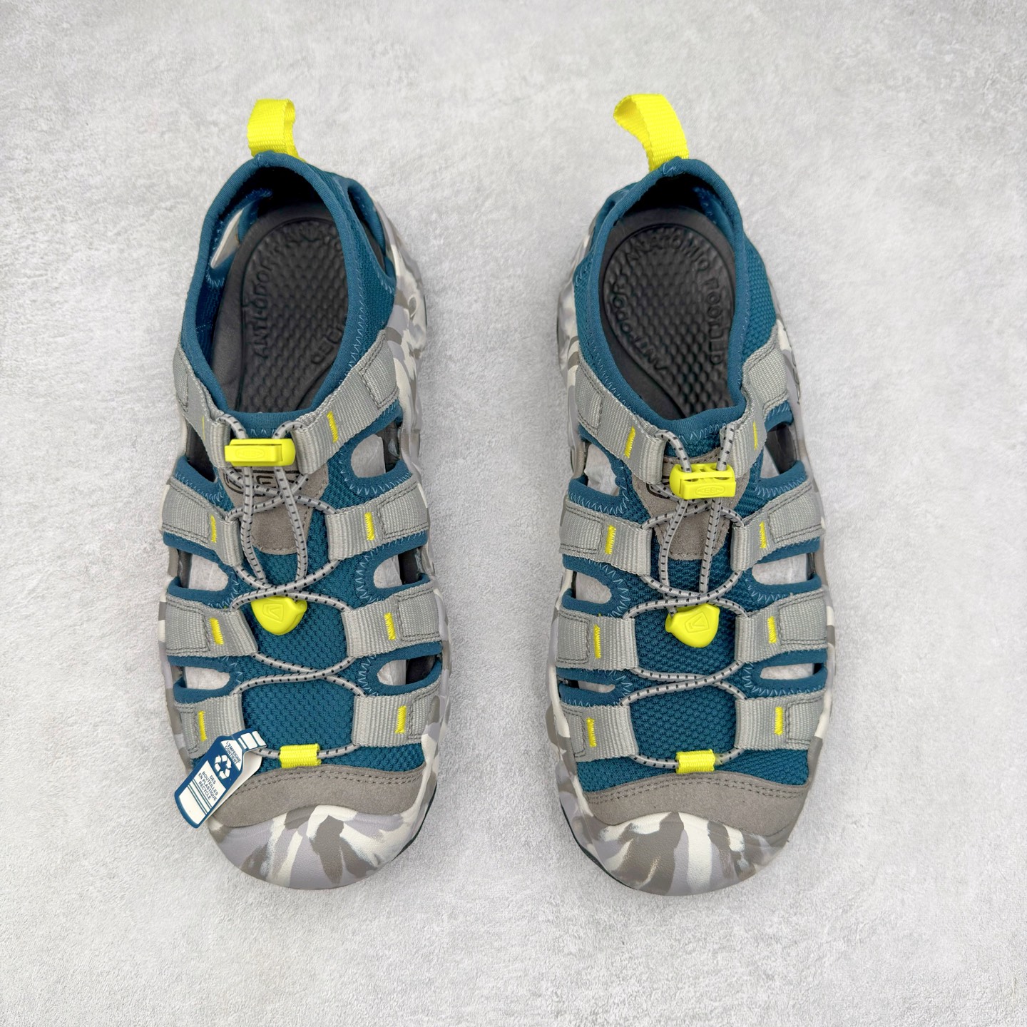 图片[2]-KEEN Hyperport H2 科恩防滑耐磨低帮户外功能鞋溯溪鞋凉鞋 KEEN诞生于2003年的美国人气户外品牌，以一双“保护脚趾”且能涉足水域的户外凉鞋NEWPORT诞生为契机，开启原创制鞋之路。KEEN相信，天空之下即是户外，因为户外不一定是极具挑战性的独自冒险，也可以是与朋友、家人和宠物一同分享外面的世界。同时，KEEN从诞生之初便始终贯彻环保制鞋的理念，不断创造出优秀的原创奇履。脚踏实地，致力向善。我们想和世界产生更多交集为世界减少更多负担，和你趣户外、趣做自己、趣环保让地球和生活都变得更美好。尺码：36 36.5 37.5 38 38.5 39 40 40.5 41 42 42.5 43 44 44.5 45-选品中心