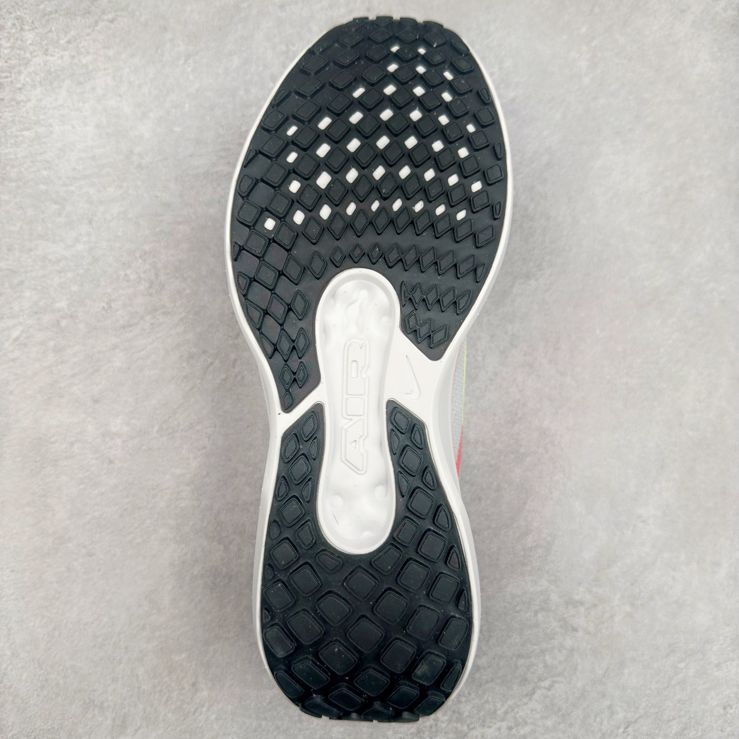 图片[9]-＃TG纯原 NK Winflo 11 舒适轻便低帮休闲跑步鞋 独家渠道 市面未流通批次 奥莱直播间499 599一样的东西 碾压市面现存所有版本 公司一样的东西 超值回馈 帮你省钱 拥有 Zoom Air 一如既往的稳定感和流畅感 鞋面采用工程网眼设计 为特定高热区域营造出色透气性 进一步增加鞋面的穿孔数量 让足部能够快速散热 中足搭配 Flywire 飞线 在高速运动时营造舒适稳定的贴合感 内置Zoon气垫加持 动力十足 尺码：36 36.5 37.5 38 38.5 39 40 40.5 41 42 42.5 43 44 44.5 45-选品中心