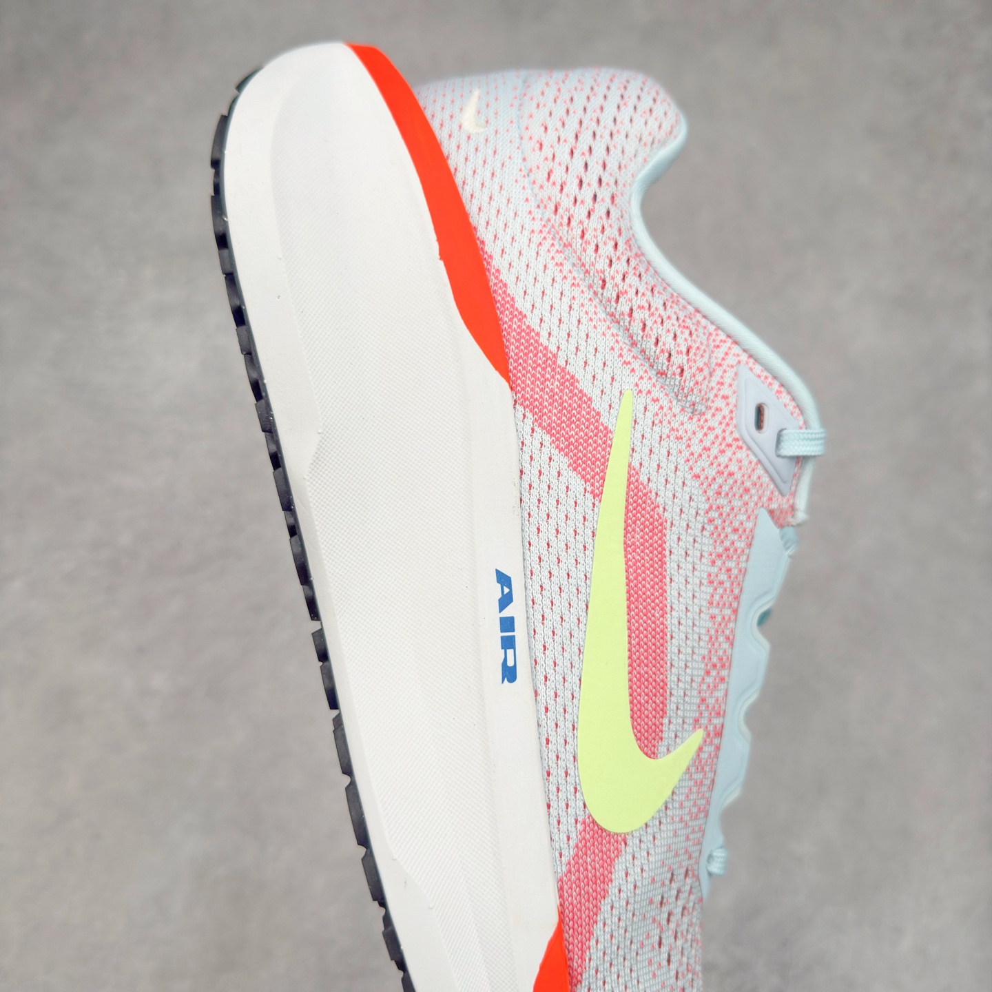 图片[6]-＃TG纯原 NK Winflo 11 舒适轻便低帮休闲跑步鞋 独家渠道 市面未流通批次 奥莱直播间499 599一样的东西 碾压市面现存所有版本 公司一样的东西 超值回馈 帮你省钱 拥有 Zoom Air 一如既往的稳定感和流畅感 鞋面采用工程网眼设计 为特定高热区域营造出色透气性 进一步增加鞋面的穿孔数量 让足部能够快速散热 中足搭配 Flywire 飞线 在高速运动时营造舒适稳定的贴合感 内置Zoon气垫加持 动力十足 尺码：36 36.5 37.5 38 38.5 39 40 40.5 41 42 42.5 43 44 44.5 45-选品中心