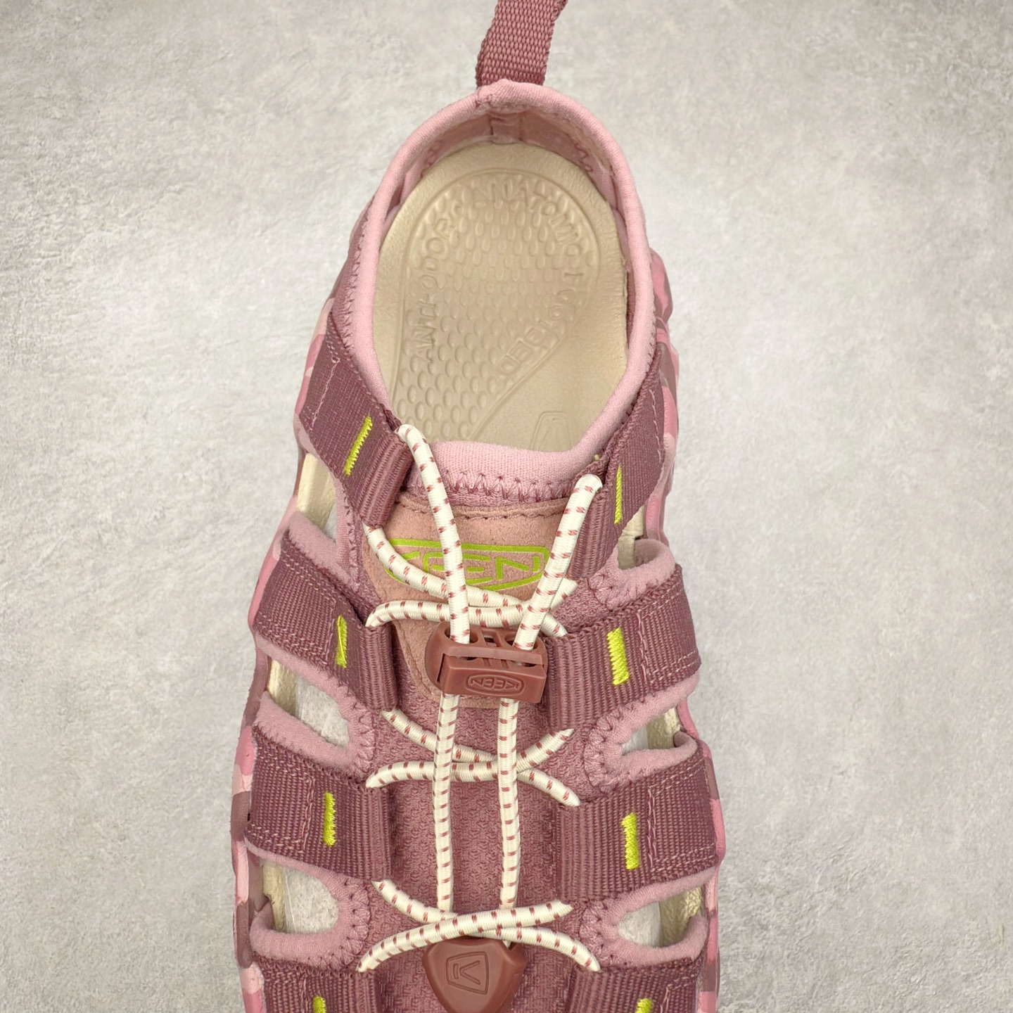 图片[5]-KEEN Hyperport H2 科恩防滑耐磨低帮户外功能鞋溯溪鞋凉鞋 KEEN诞生于2003年的美国人气户外品牌，以一双“保护脚趾”且能涉足水域的户外凉鞋NEWPORT诞生为契机，开启原创制鞋之路。KEEN相信，天空之下即是户外，因为户外不一定是极具挑战性的独自冒险，也可以是与朋友、家人和宠物一同分享外面的世界。同时，KEEN从诞生之初便始终贯彻环保制鞋的理念，不断创造出优秀的原创奇履。脚踏实地，致力向善。我们想和世界产生更多交集为世界减少更多负担，和你趣户外、趣做自己、趣环保让地球和生活都变得更美好。尺码：36 36.5 37.5 38 38.5 39 40 40.5 41 42 42.5 43 44 44.5 45-选品中心