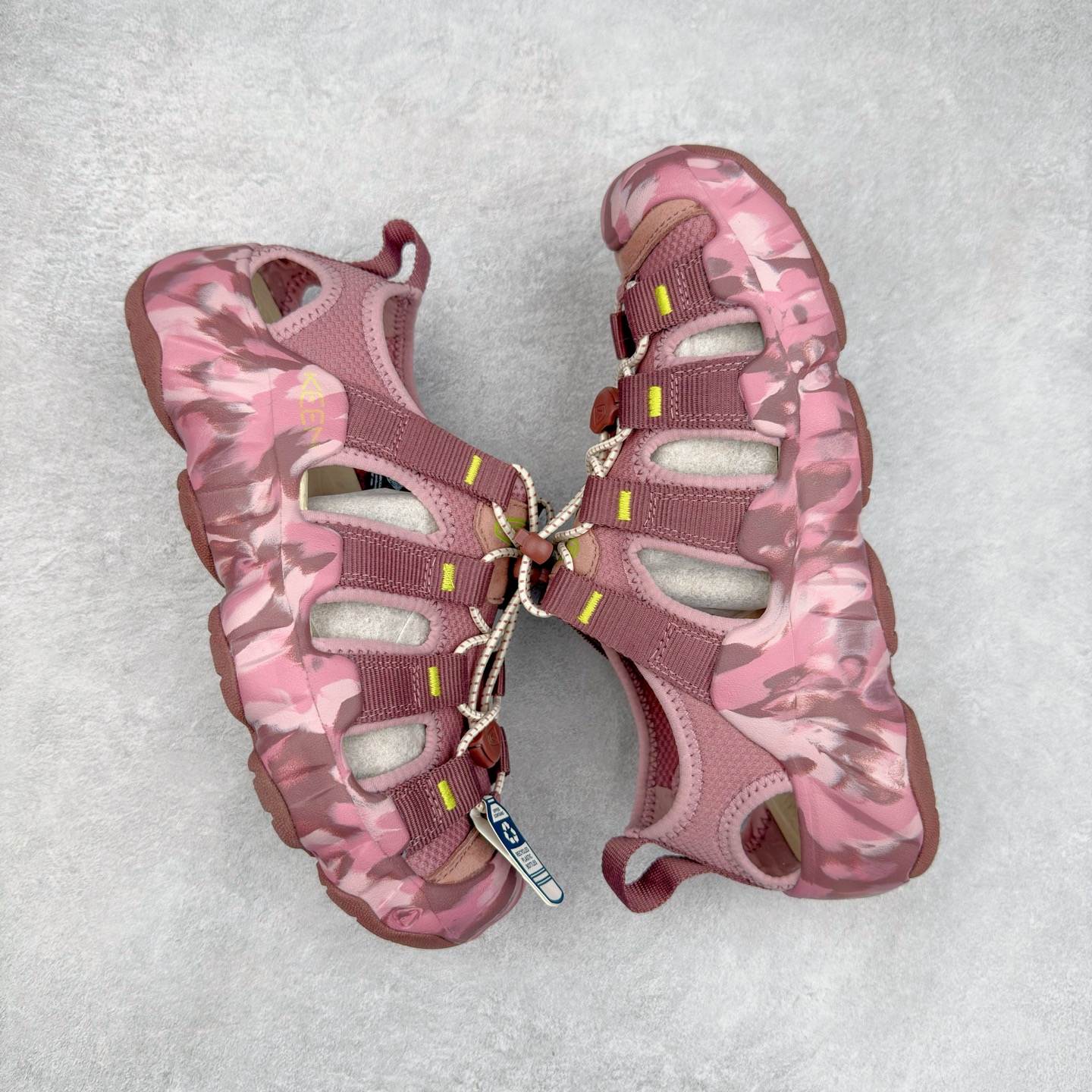 图片[3]-KEEN Hyperport H2 科恩防滑耐磨低帮户外功能鞋溯溪鞋凉鞋 KEEN诞生于2003年的美国人气户外品牌，以一双“保护脚趾”且能涉足水域的户外凉鞋NEWPORT诞生为契机，开启原创制鞋之路。KEEN相信，天空之下即是户外，因为户外不一定是极具挑战性的独自冒险，也可以是与朋友、家人和宠物一同分享外面的世界。同时，KEEN从诞生之初便始终贯彻环保制鞋的理念，不断创造出优秀的原创奇履。脚踏实地，致力向善。我们想和世界产生更多交集为世界减少更多负担，和你趣户外、趣做自己、趣环保让地球和生活都变得更美好。尺码：36 36.5 37.5 38 38.5 39 40 40.5 41 42 42.5 43 44 44.5 45-选品中心