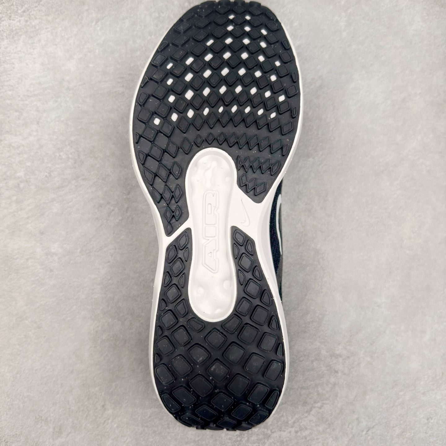 图片[9]-＃TG纯原 NK Winflo 11 舒适轻便低帮休闲跑步鞋 独家渠道 市面未流通批次 奥莱直播间499 599一样的东西 碾压市面现存所有版本 公司一样的东西 超值回馈 帮你省钱 拥有 Zoom Air 一如既往的稳定感和流畅感 鞋面采用工程网眼设计 为特定高热区域营造出色透气性 进一步增加鞋面的穿孔数量 让足部能够快速散热 中足搭配 Flywire 飞线 在高速运动时营造舒适稳定的贴合感 内置Zoon气垫加持 动力十足 尺码：36 36.5 37.5 38 38.5 39 40 40.5 41 42 42.5 43 44 44.5 45-选品中心