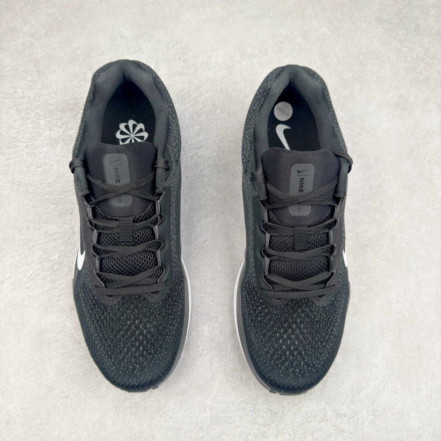 图片[2]-＃TG纯原 NK Winflo 11 舒适轻便低帮休闲跑步鞋 独家渠道 市面未流通批次 奥莱直播间499 599一样的东西 碾压市面现存所有版本 公司一样的东西 超值回馈 帮你省钱 拥有 Zoom Air 一如既往的稳定感和流畅感 鞋面采用工程网眼设计 为特定高热区域营造出色透气性 进一步增加鞋面的穿孔数量 让足部能够快速散热 中足搭配 Flywire 飞线 在高速运动时营造舒适稳定的贴合感 内置Zoon气垫加持 动力十足 尺码：36 36.5 37.5 38 38.5 39 40 40.5 41 42 42.5 43 44 44.5 45-选品中心